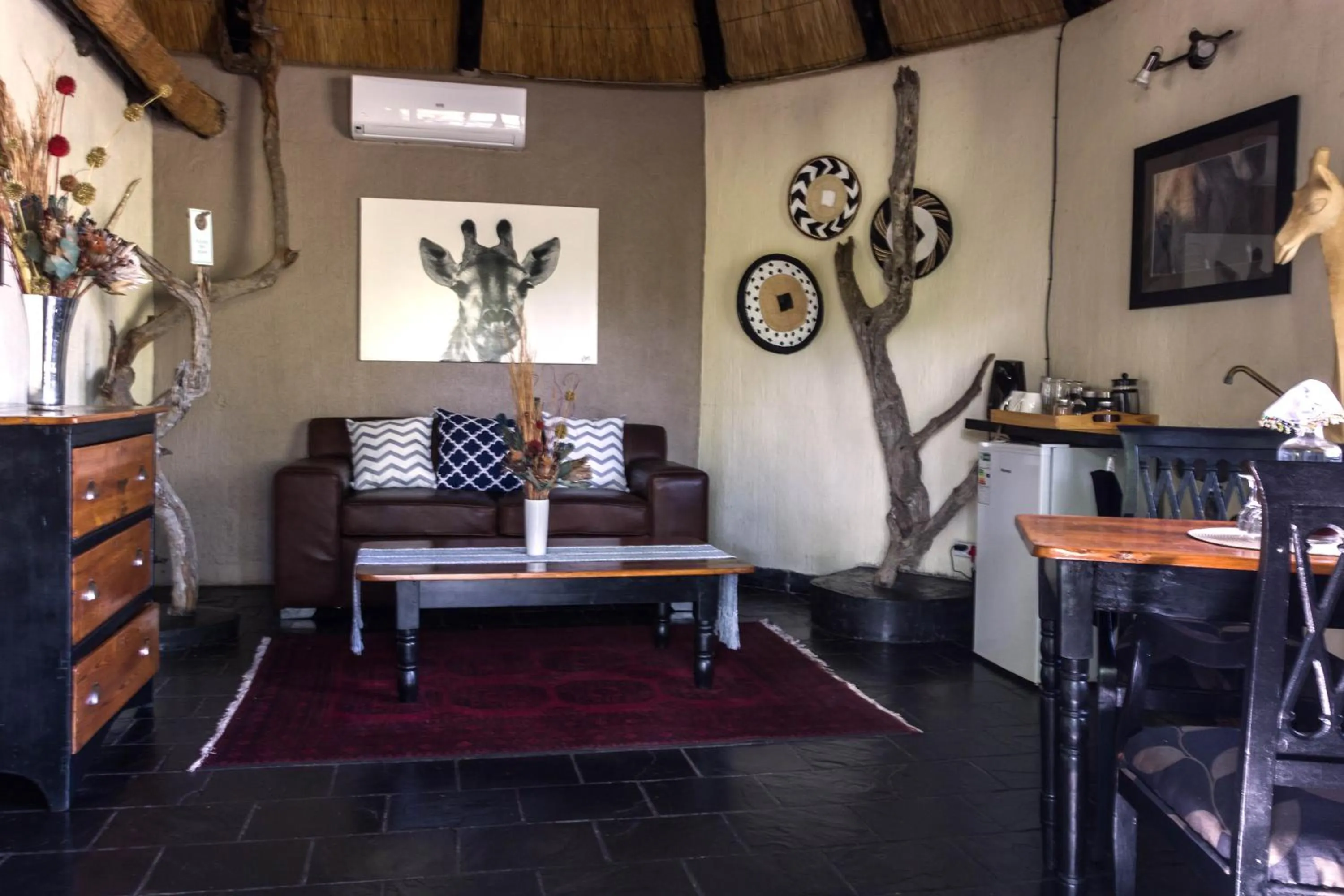 Living room in Ezulwini Game Lodges