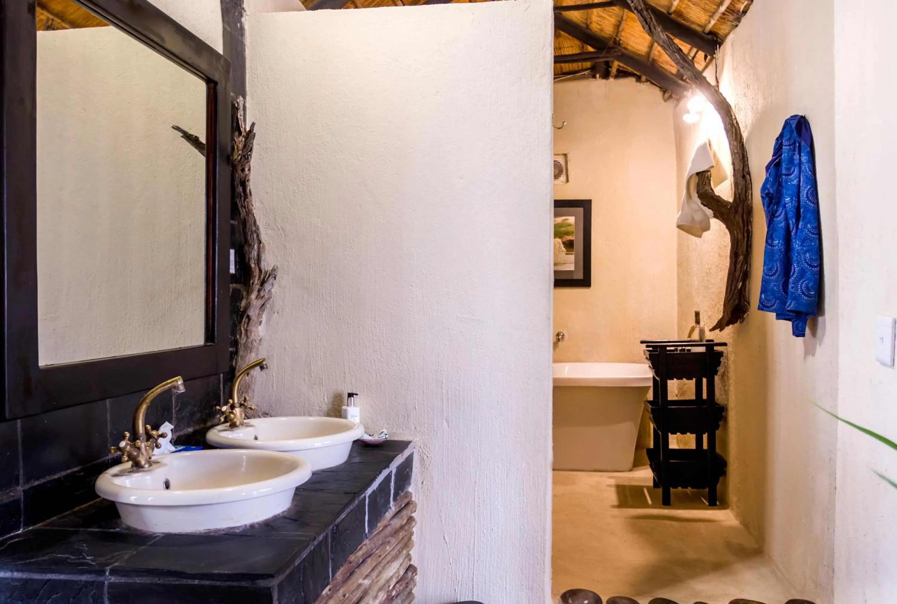 Shower in Ezulwini Game Lodges