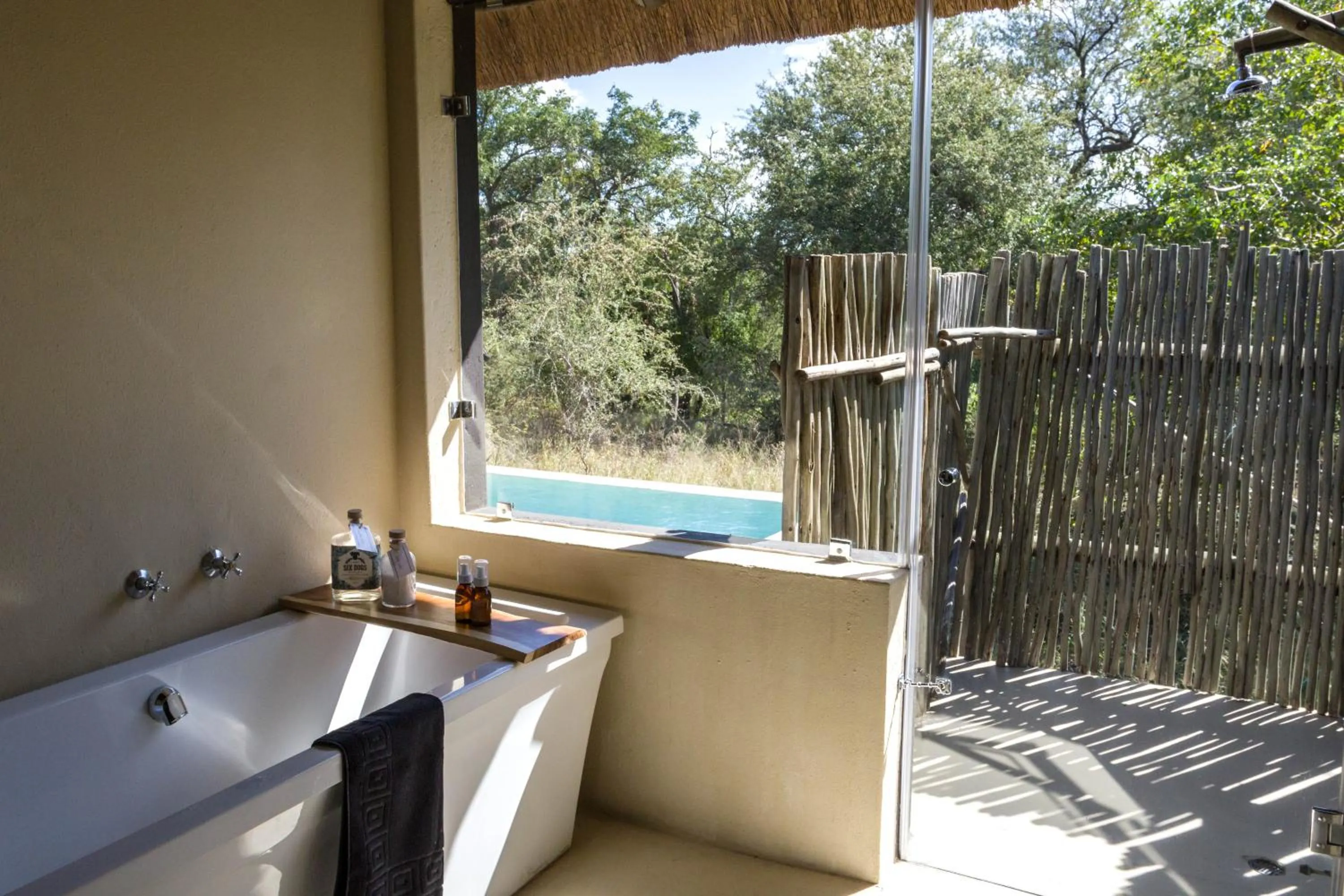 Shower in Ezulwini Game Lodges