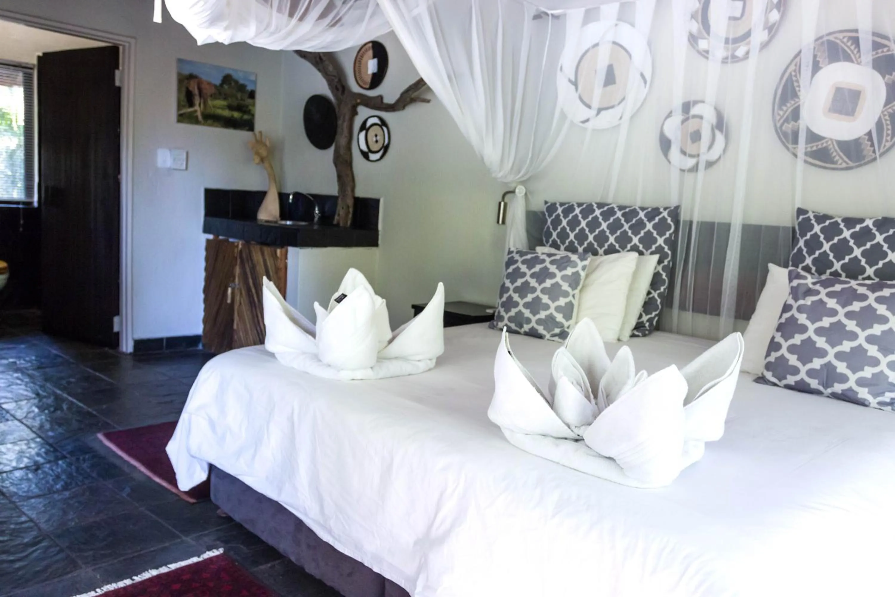 Bed in Ezulwini Game Lodges