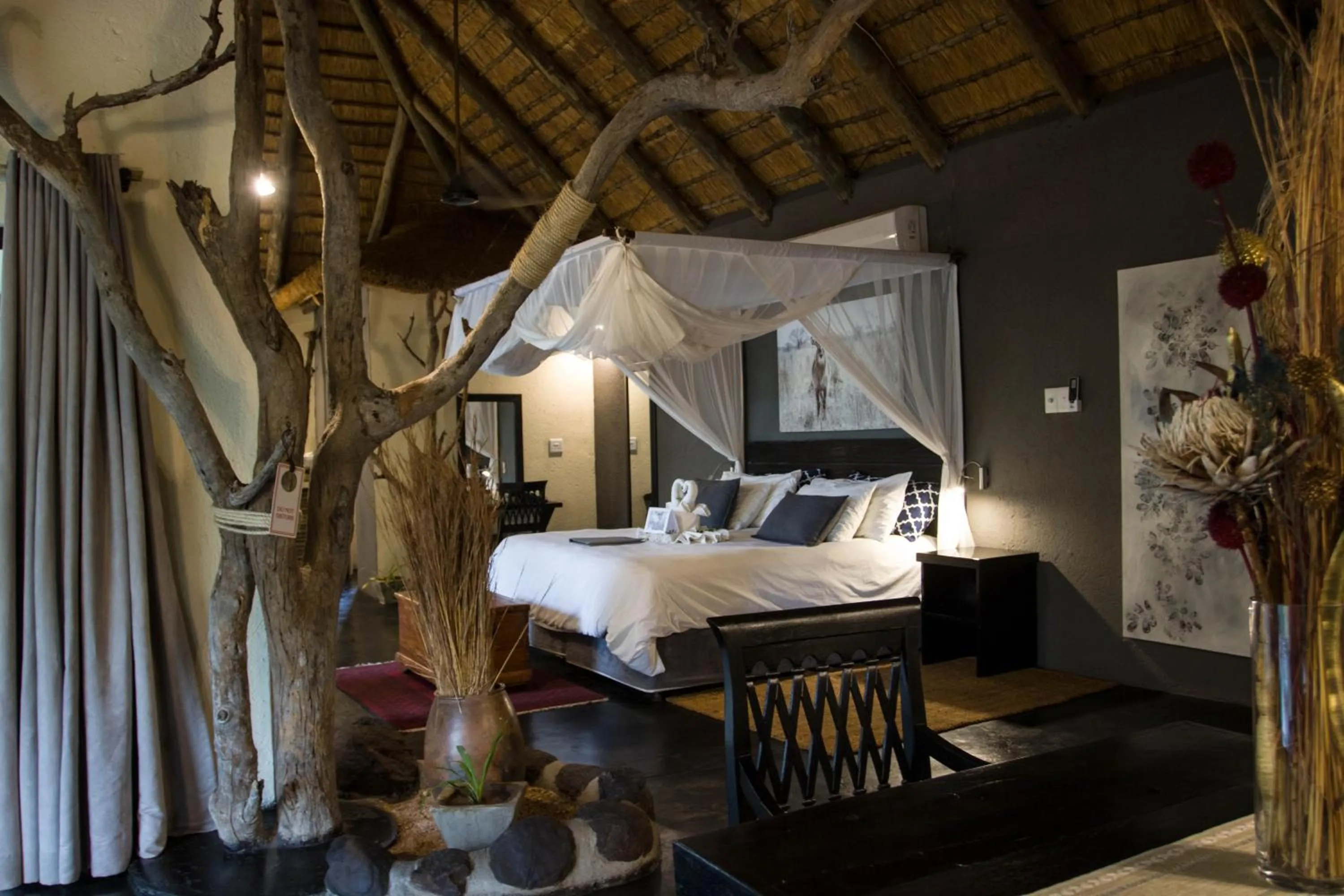 Bed in Ezulwini Game Lodges