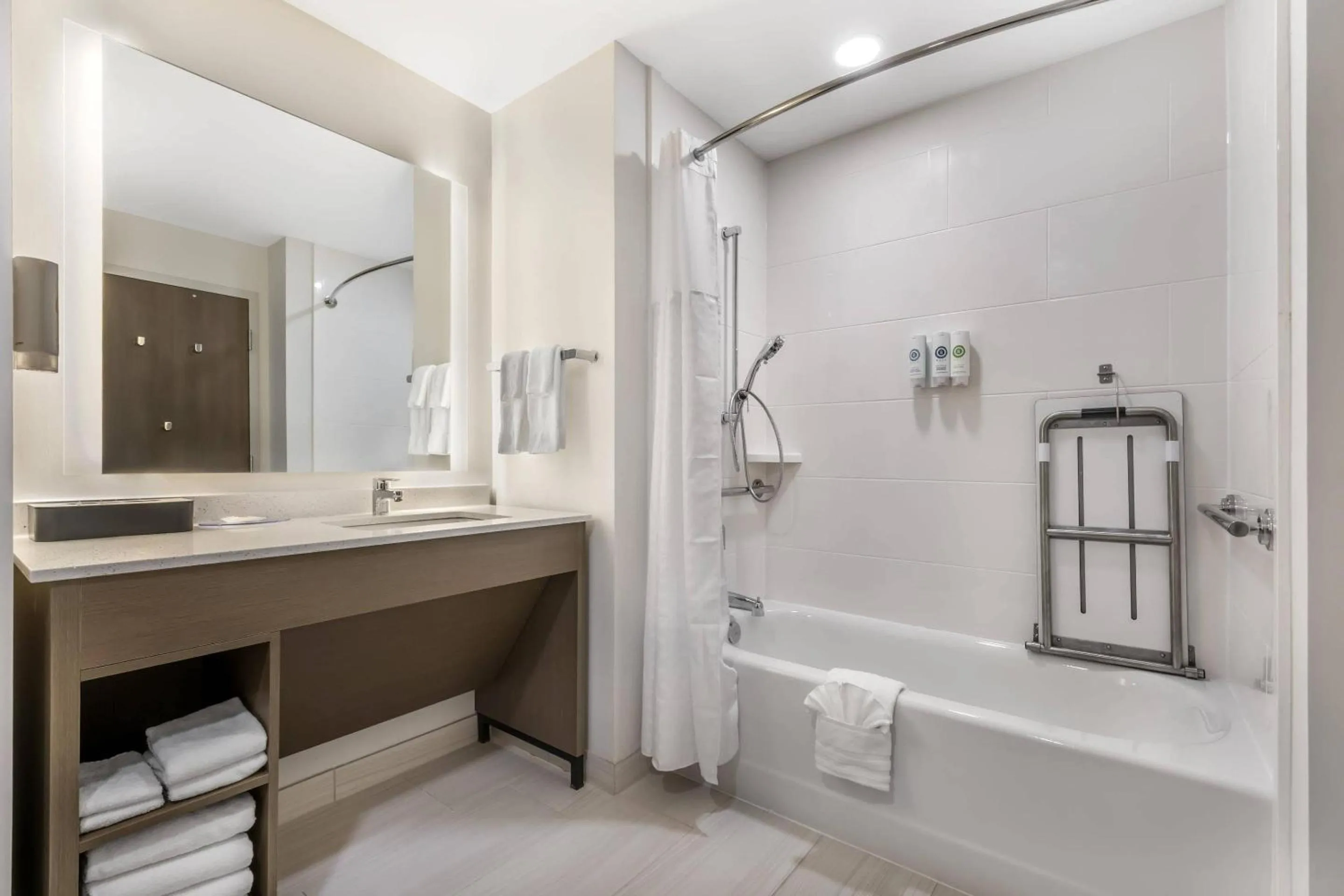 Bedroom in Comfort Inn & Suites Orlando Sanford Airport