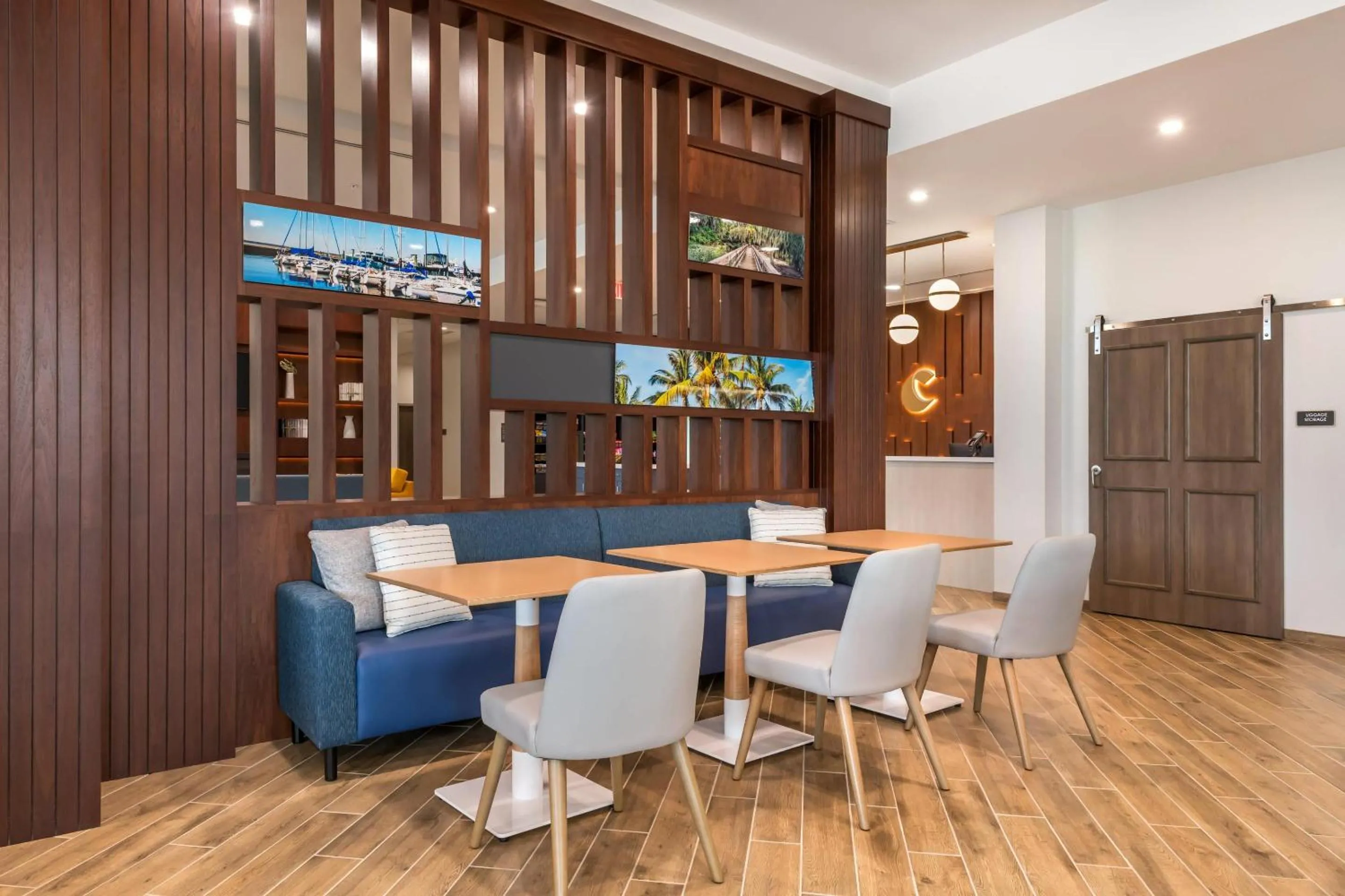 Lobby or reception in Comfort Inn & Suites Orlando Sanford Airport
