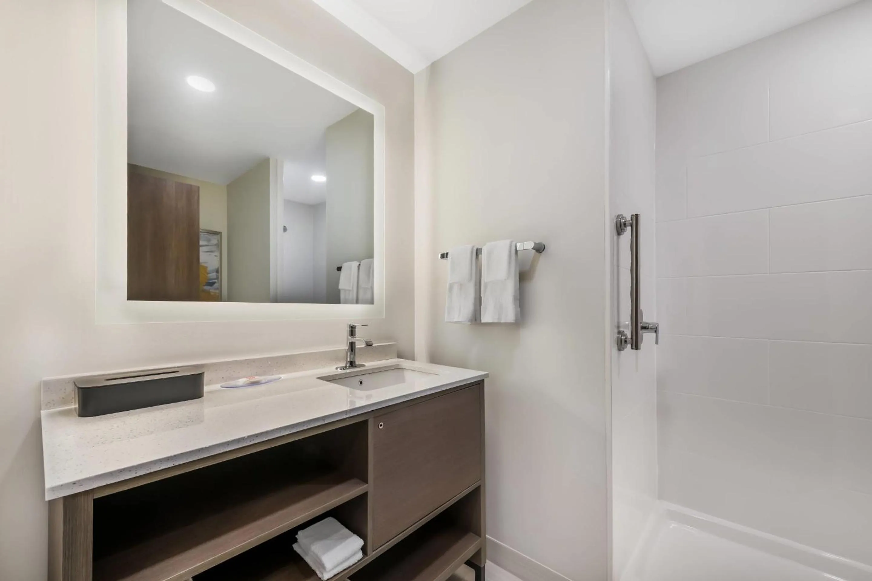 Bedroom in Comfort Inn & Suites Orlando Sanford Airport