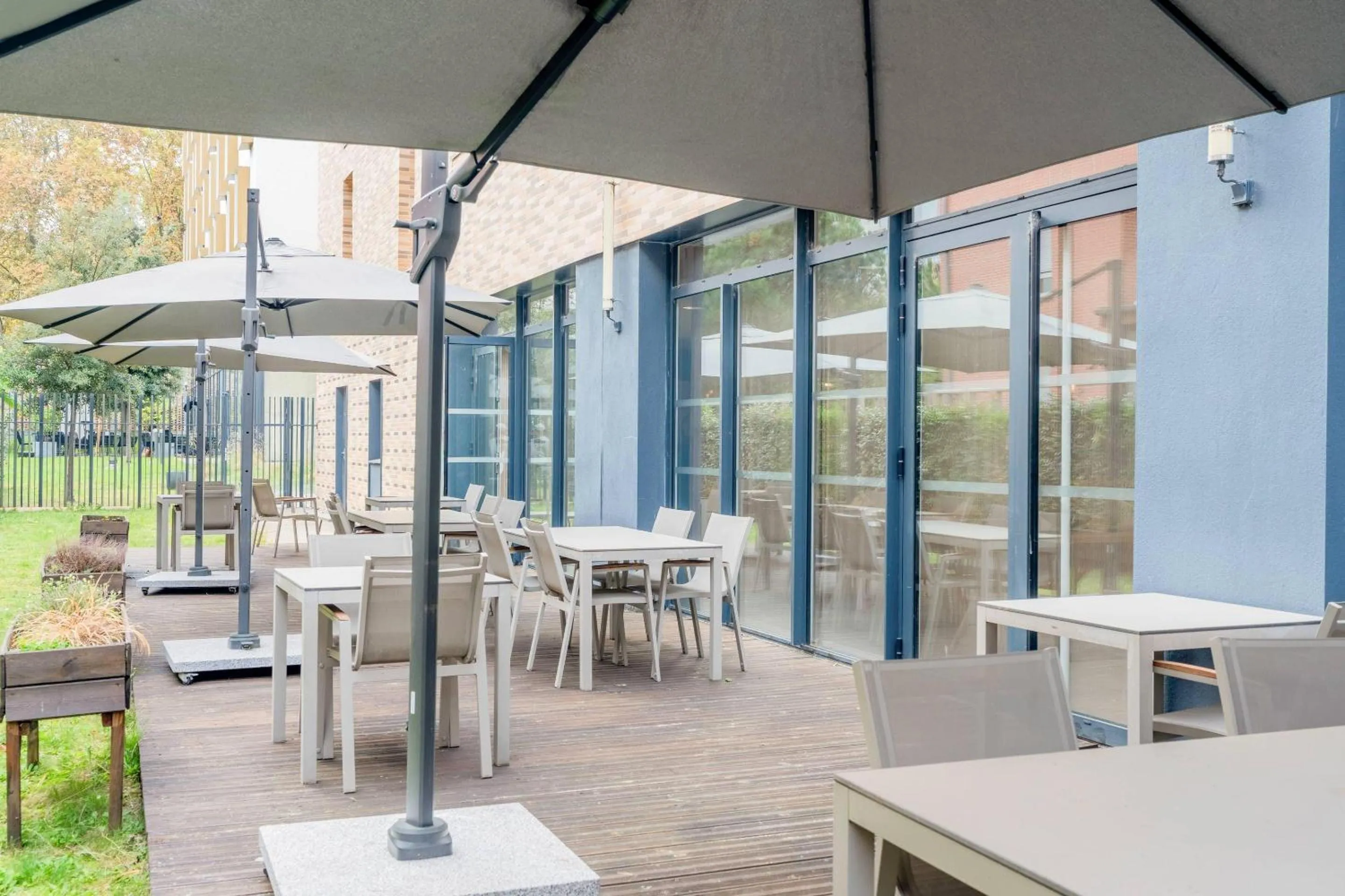 Patio in Quality Aparthotel Toulouse Ponts Jumeaux