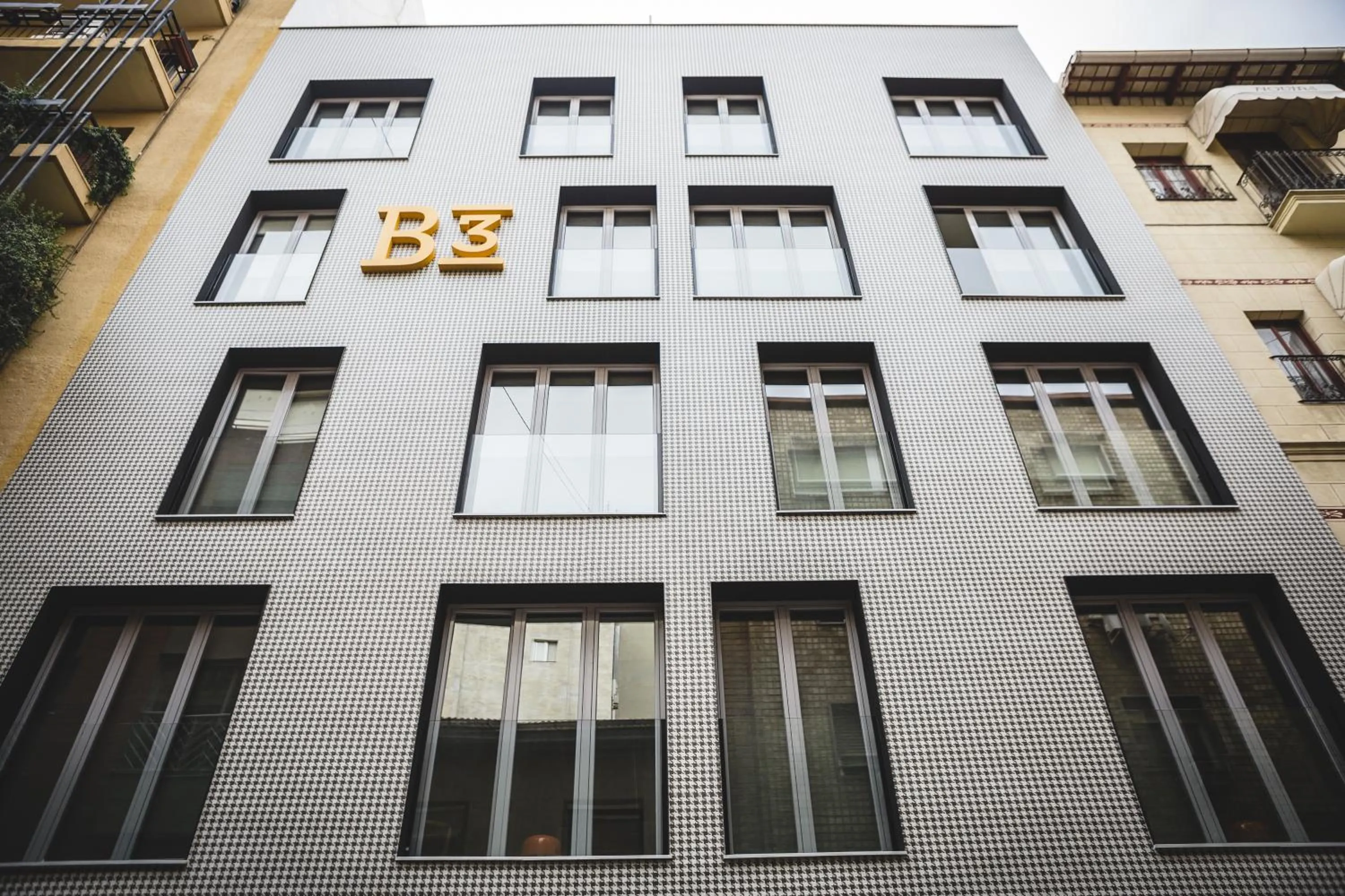 Facade/entrance in Apartamentos Barbara 3