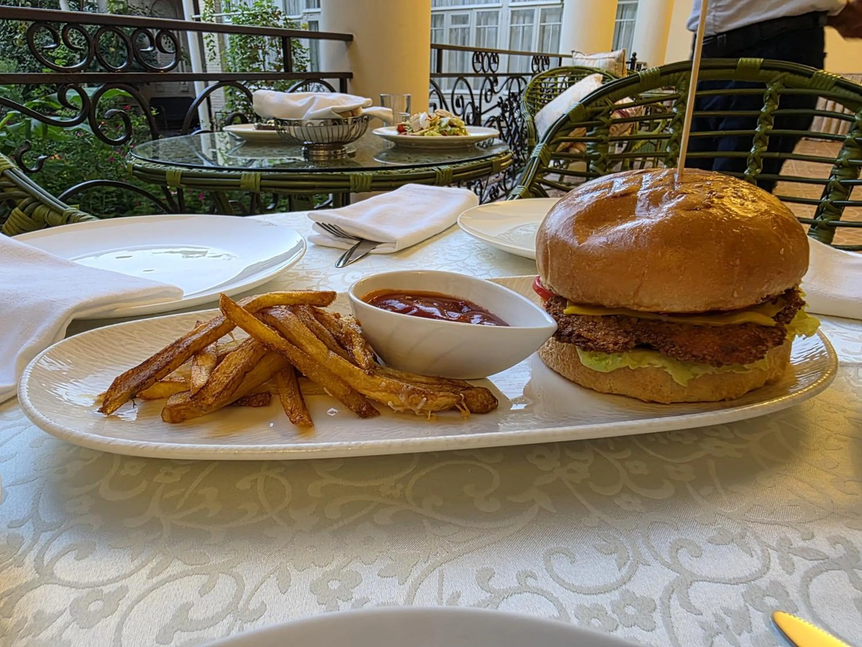 Restaurant/places to eat in L'Argamak