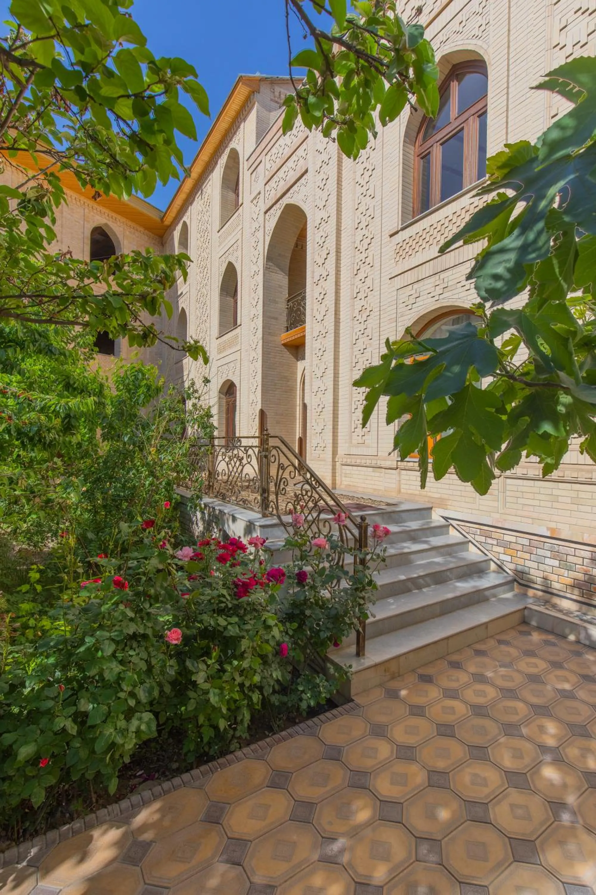 Property building in L'Argamak