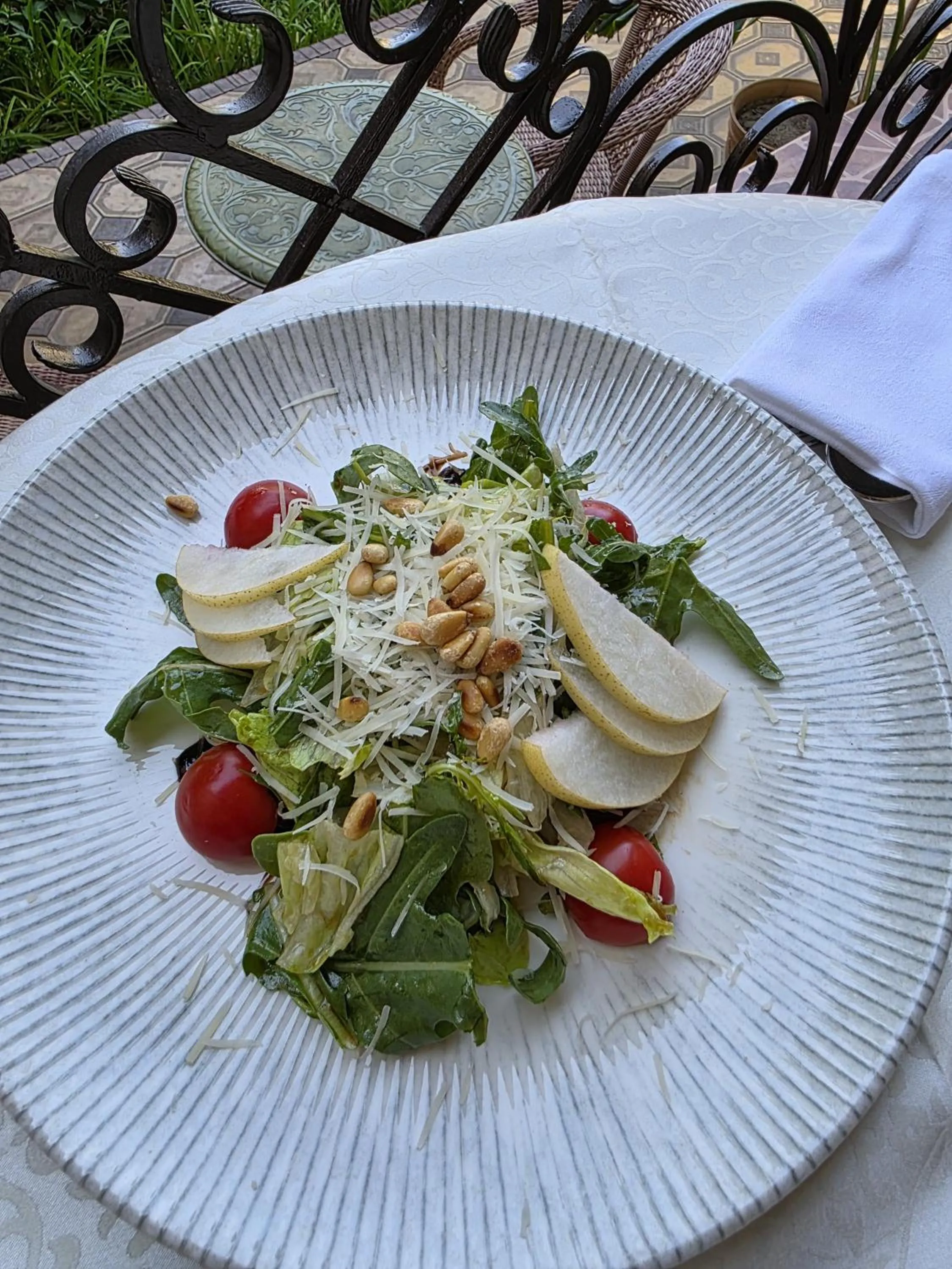 Restaurant/places to eat in L'Argamak