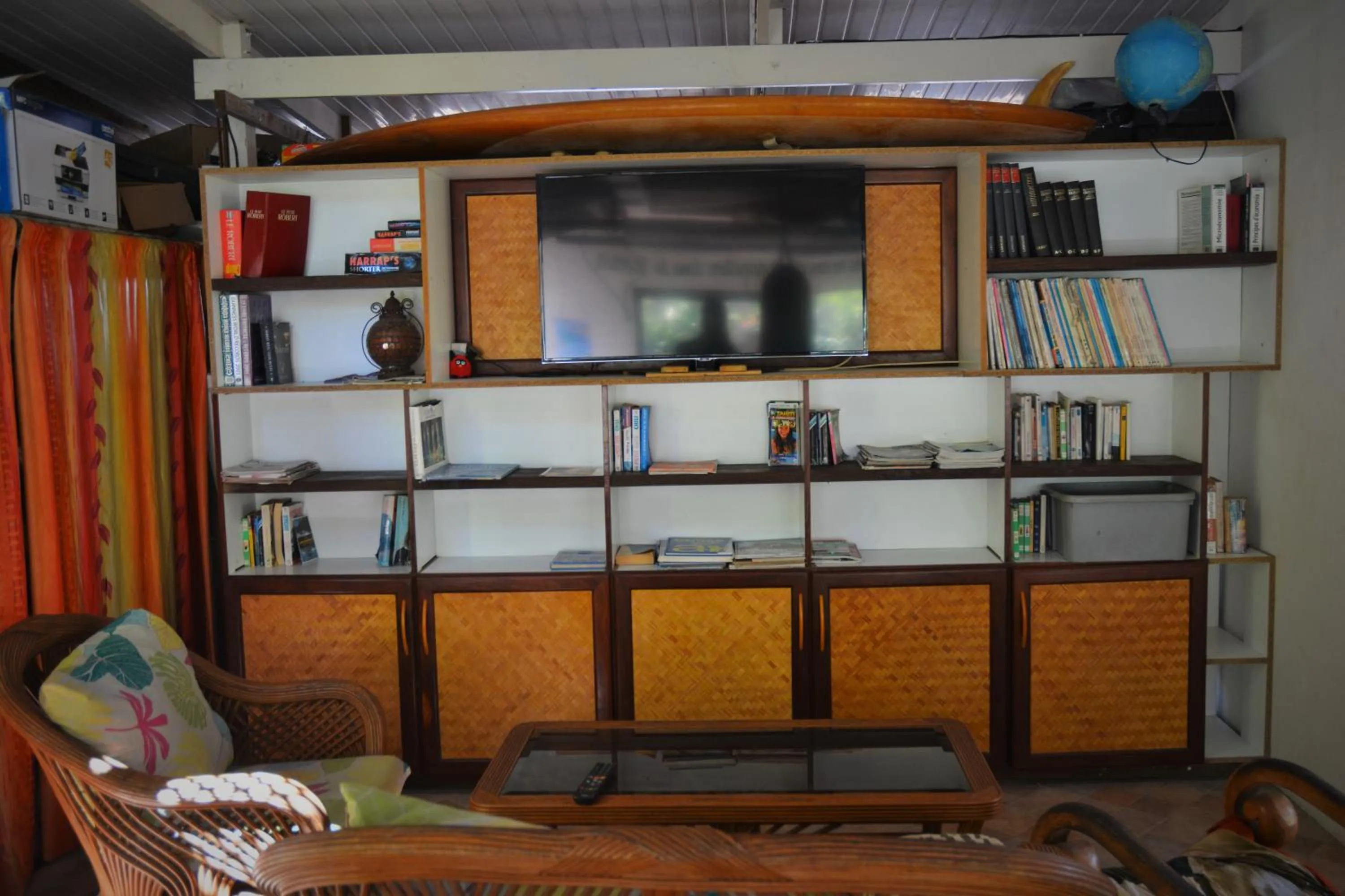 Communal lounge/ TV room in Fare Maheata