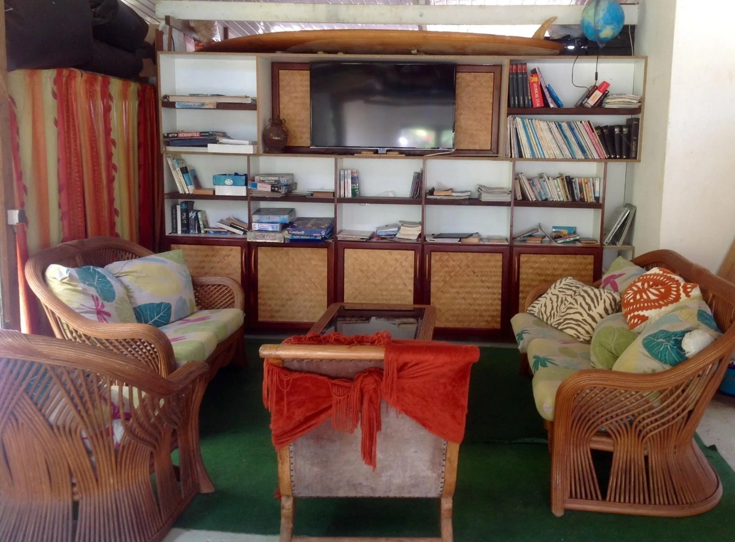 Communal lounge/ TV room in Fare Maheata