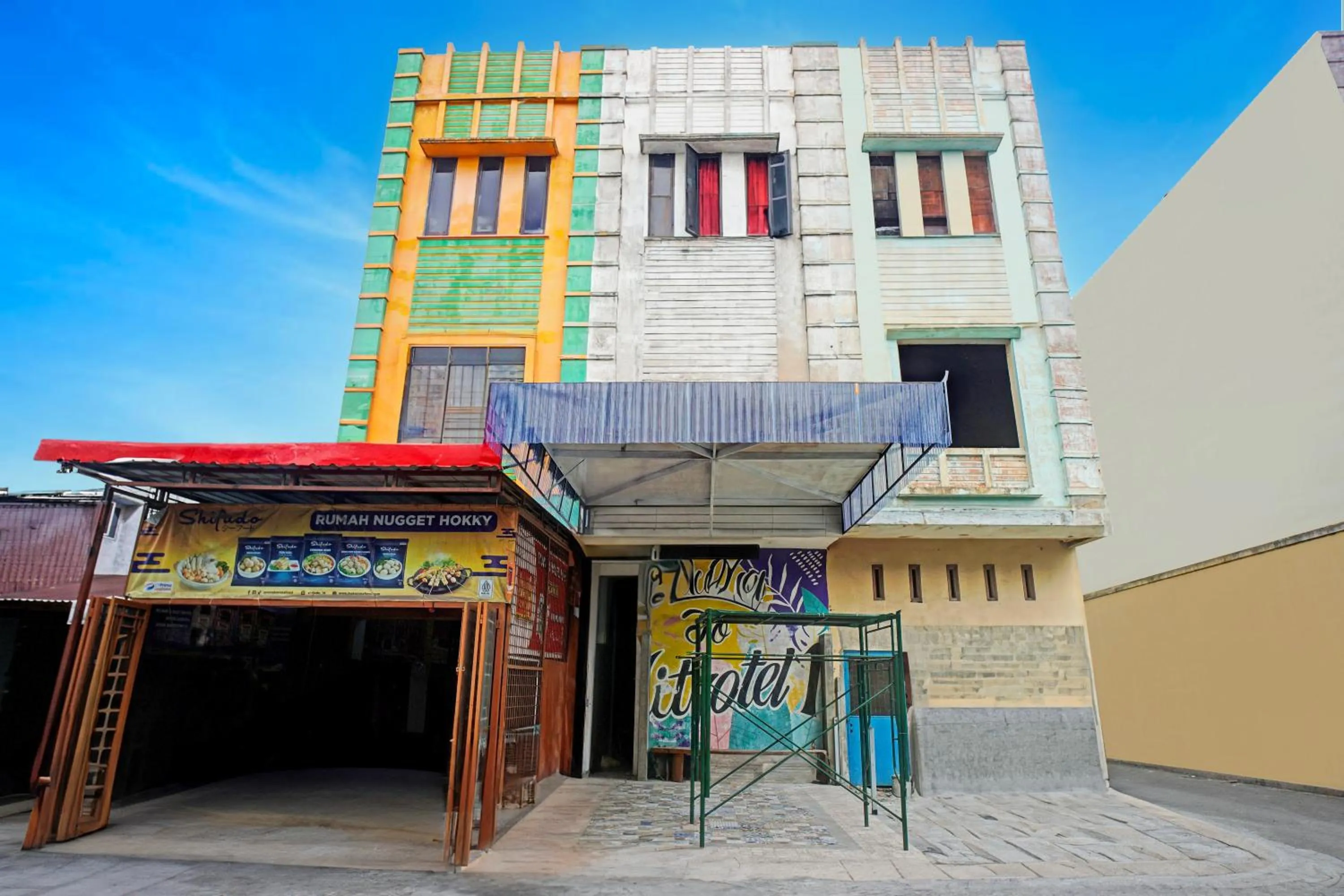 Property building in Hotel O near Ringroad City Walk XXI formerly Mitrotel Medan