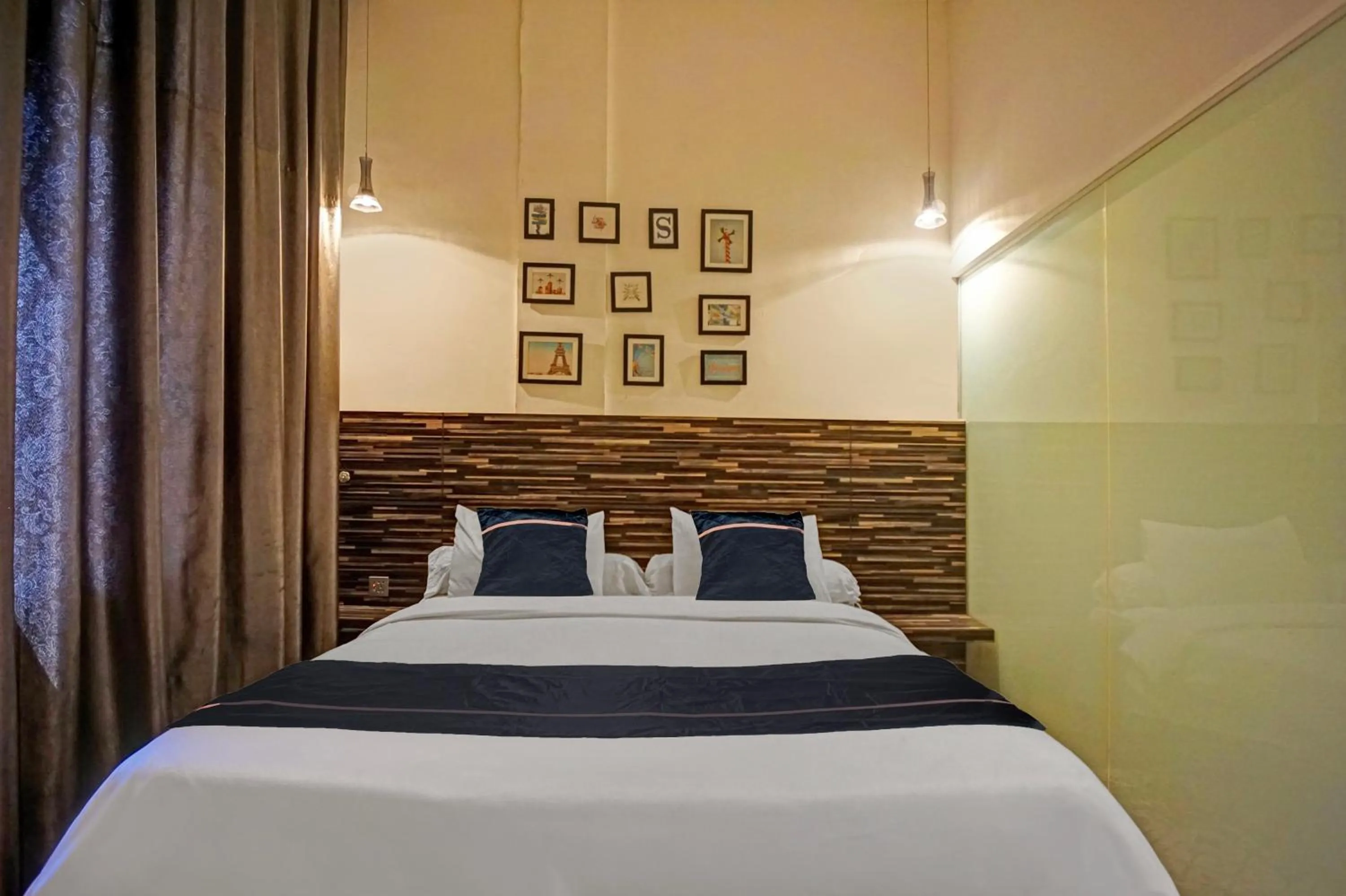 Bedroom, Bed in Hotel O near Ringroad City Walk XXI formerly Mitrotel Medan
