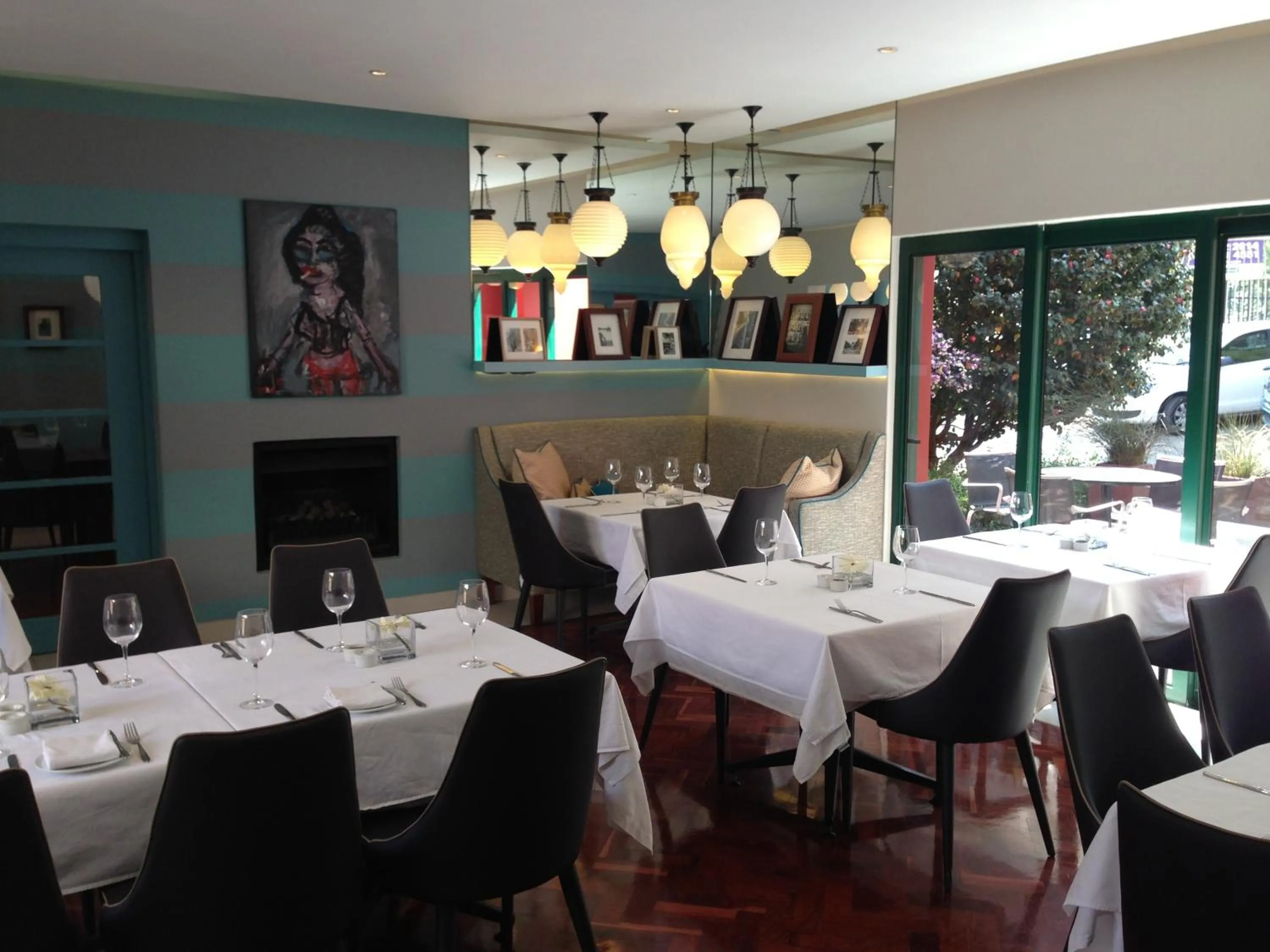 Restaurant/places to eat in Ten Bompas Hotel