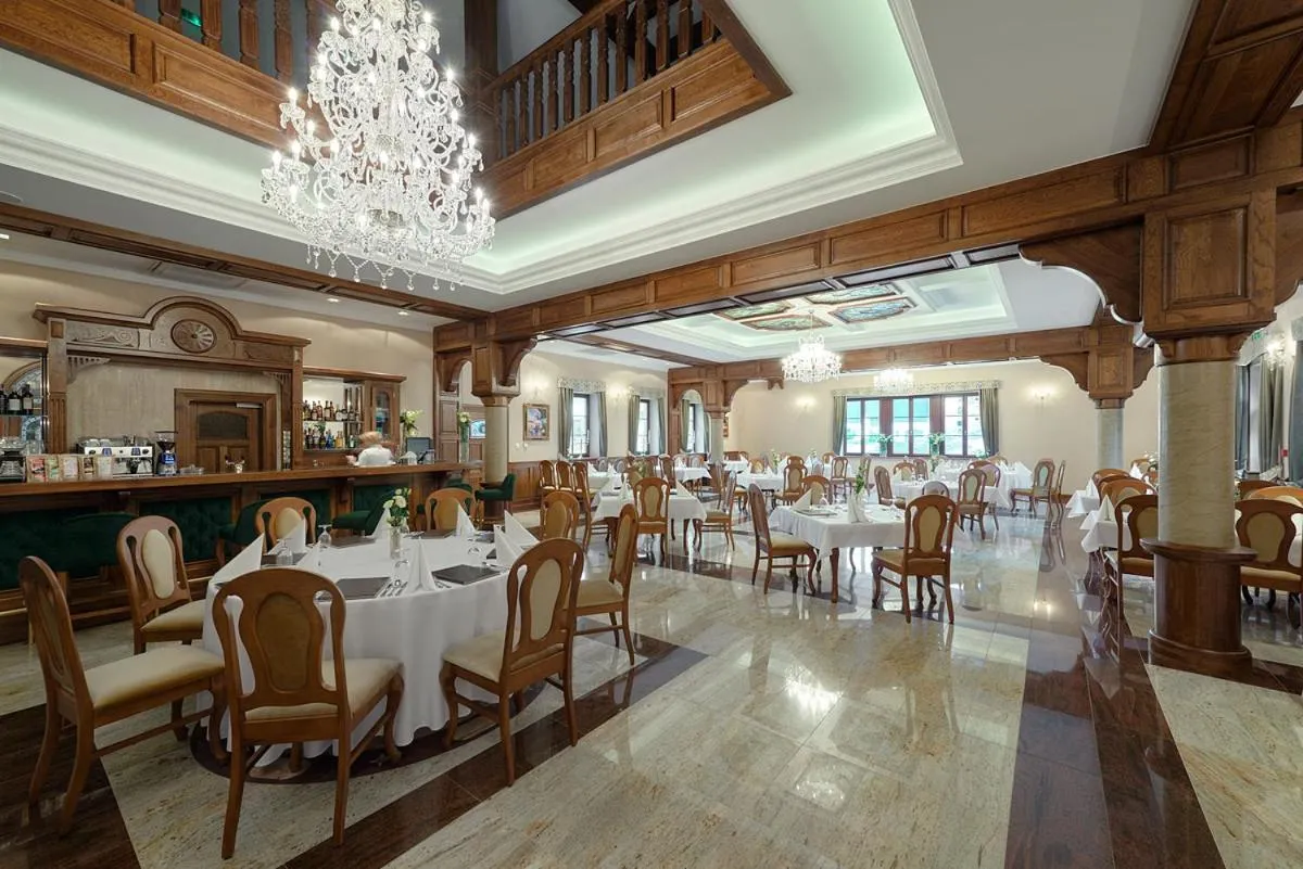 Property building in Hotel Pałac Poledno