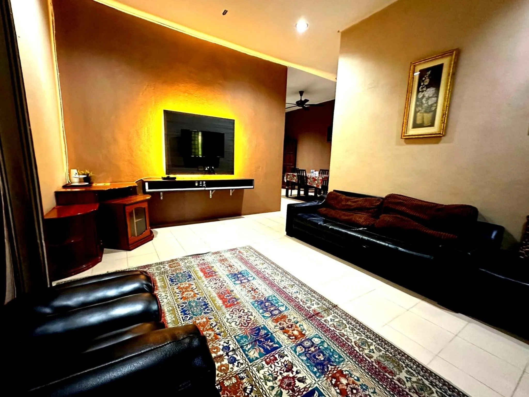Living room in Pemandangan Indah Guest House - Look Out Point Villa-