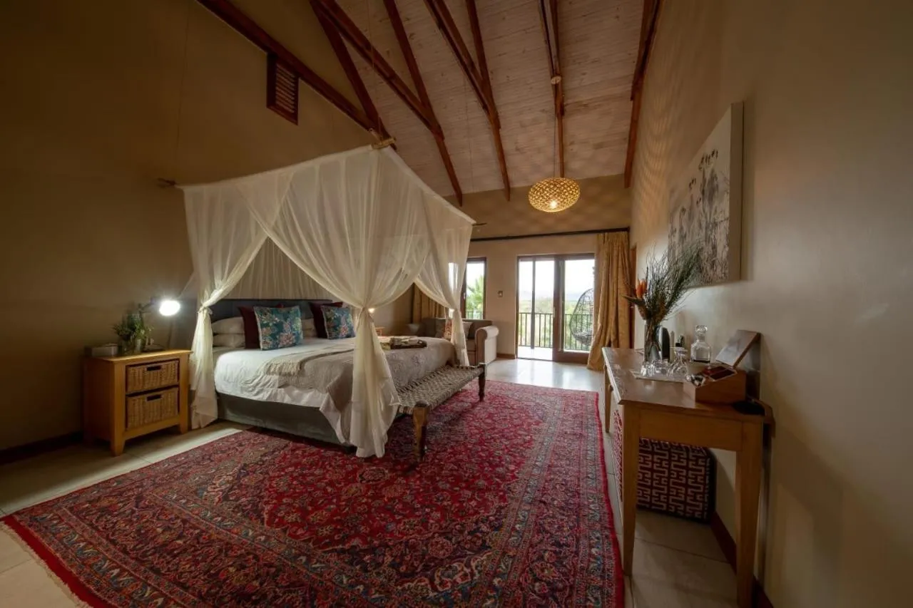 room service, Bed in De Zeekoe Guest Farm