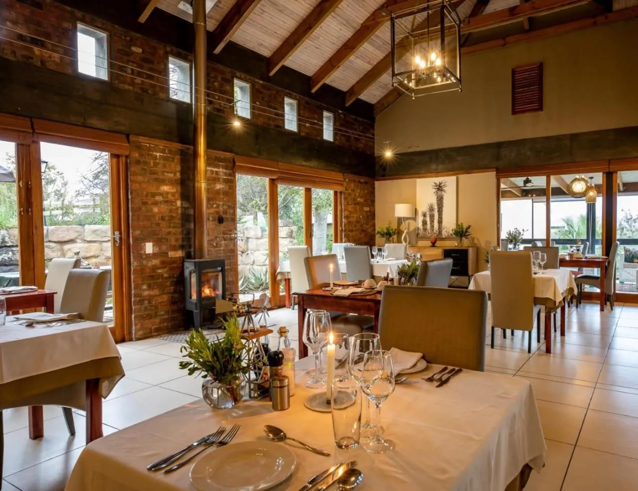 Dining area in De Zeekoe Guest Farm
