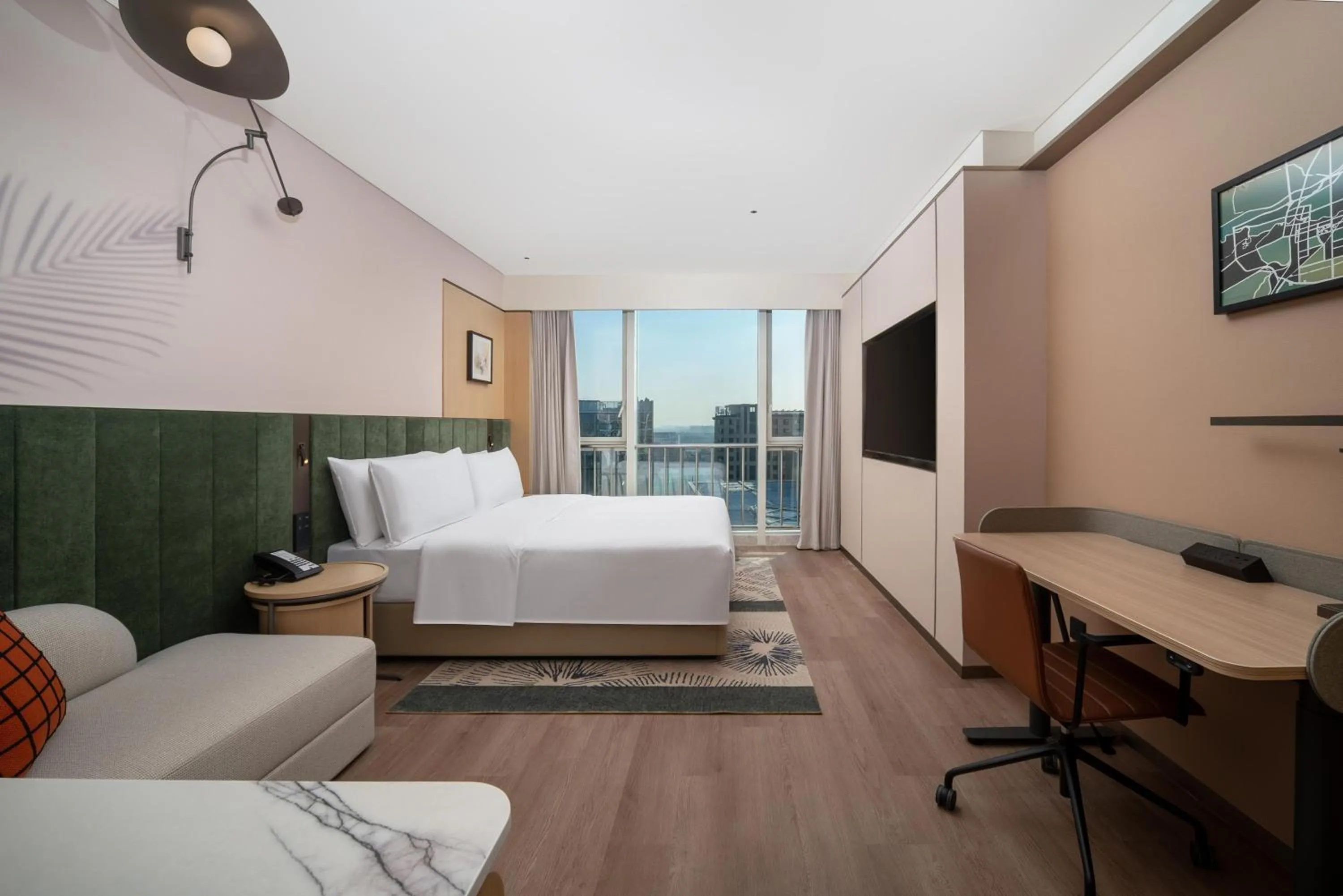 Bed in Hilton Garden Inn Beijing Fengtai Xinxiang Building