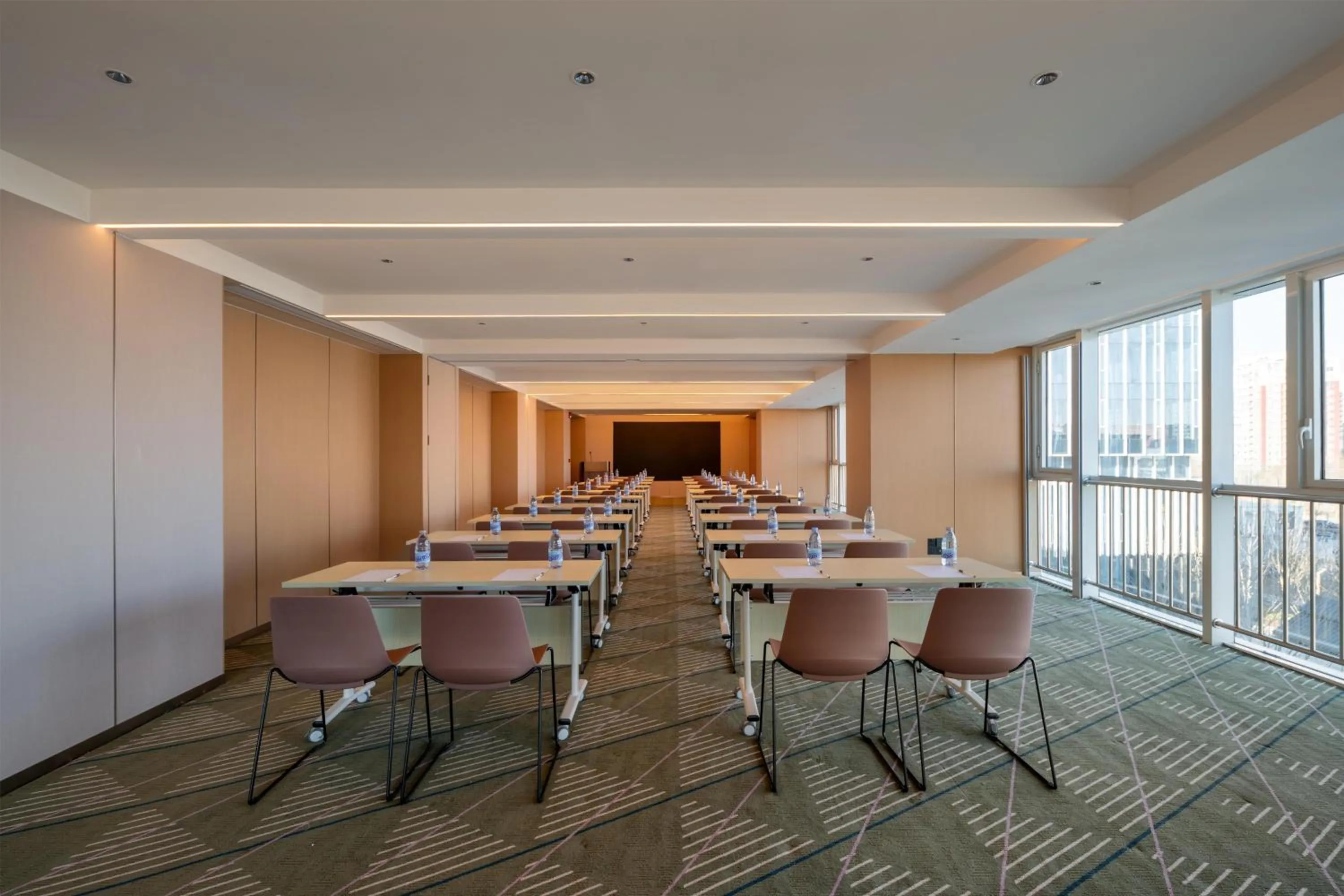 Meeting/conference room in Hilton Garden Inn Beijing Fengtai Xinxiang Building