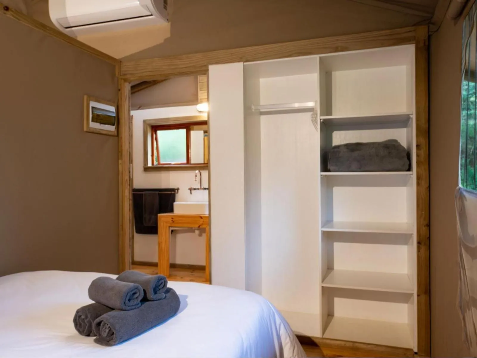 Bed in AfriCamps Klein Karoo