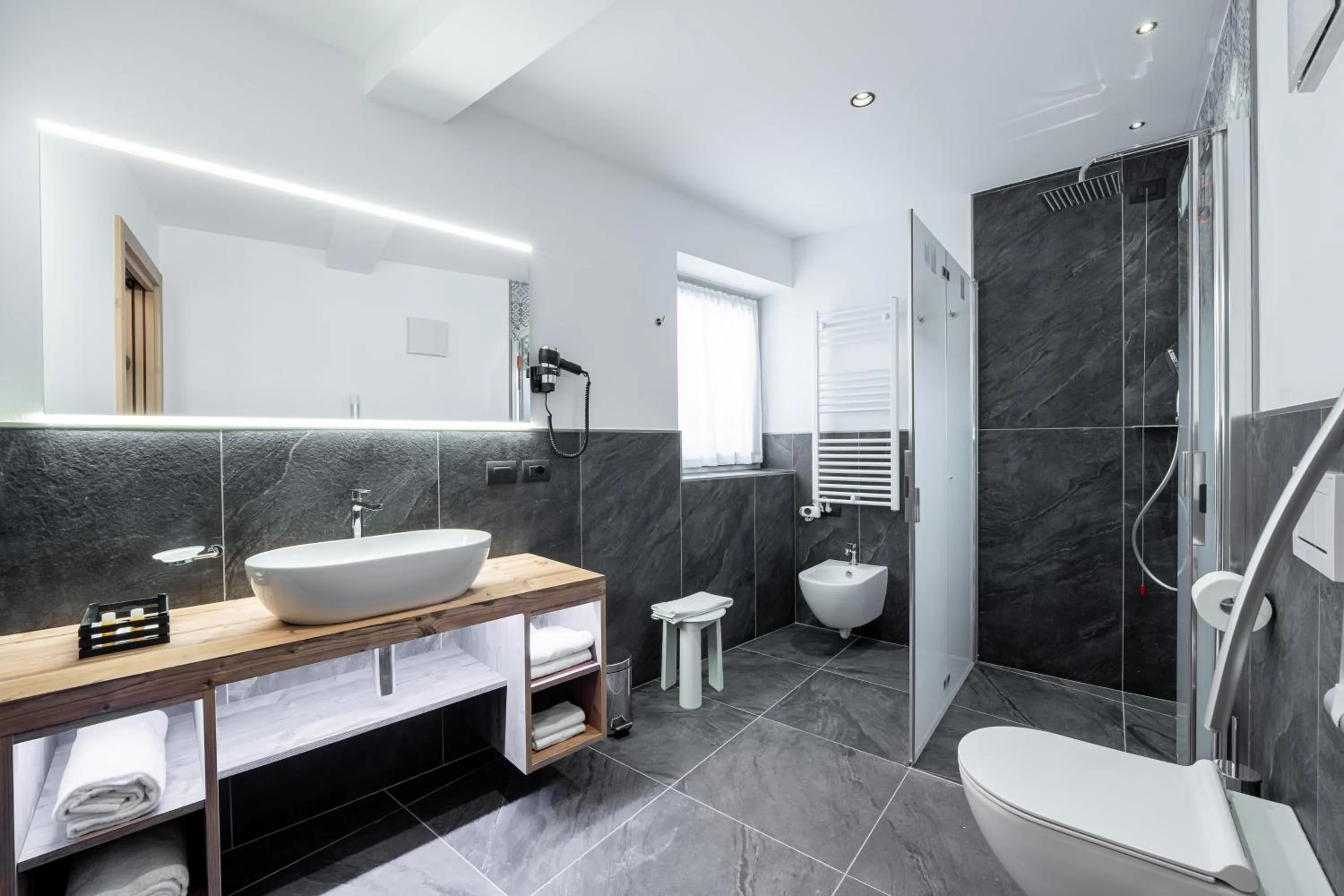 Shower in Albergo Garni Edy (B&B)