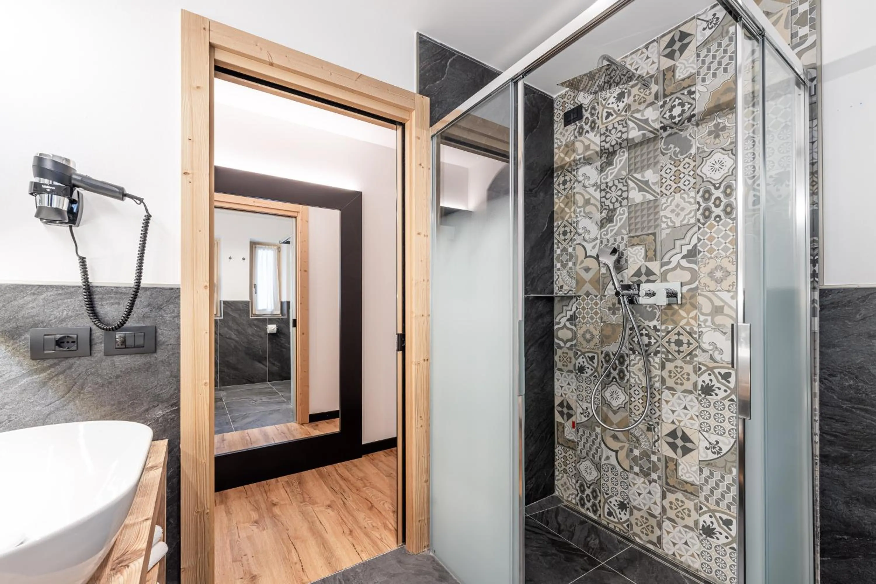 Shower in Albergo Garni Edy (B&B)