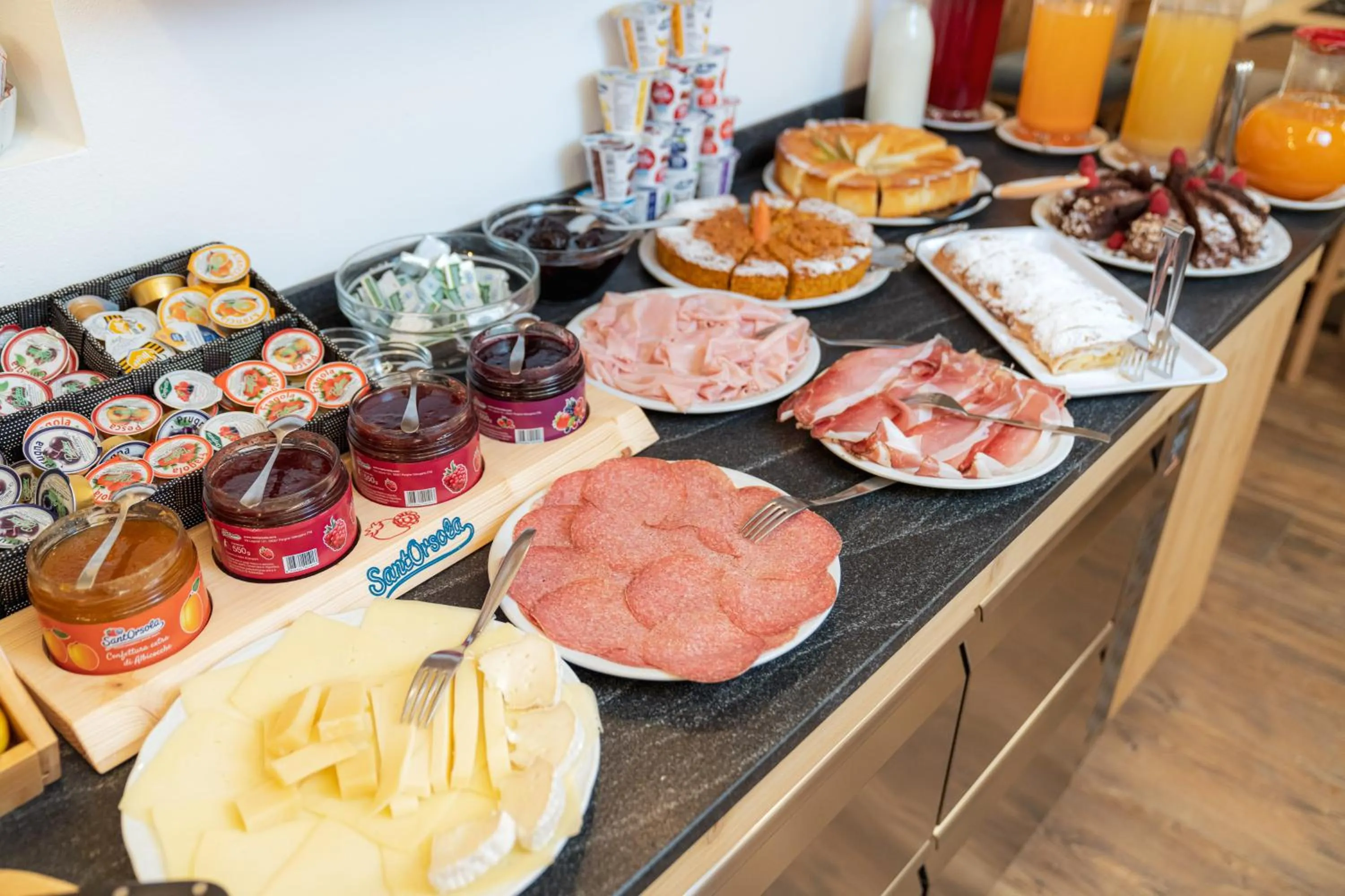 Breakfast in Albergo Garni Edy (B&B)