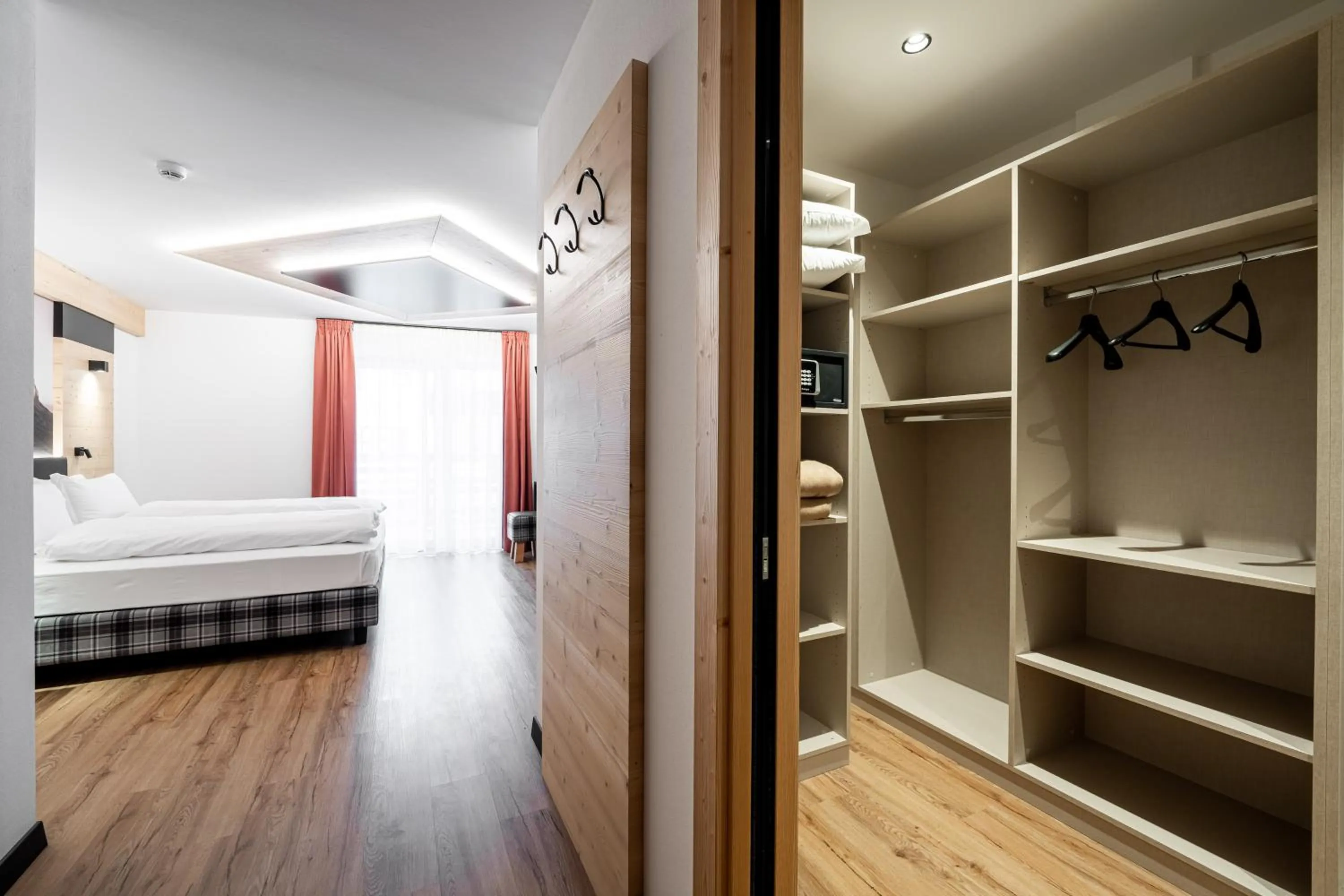 Bedroom, Bed in Albergo Garni Edy (B&B)