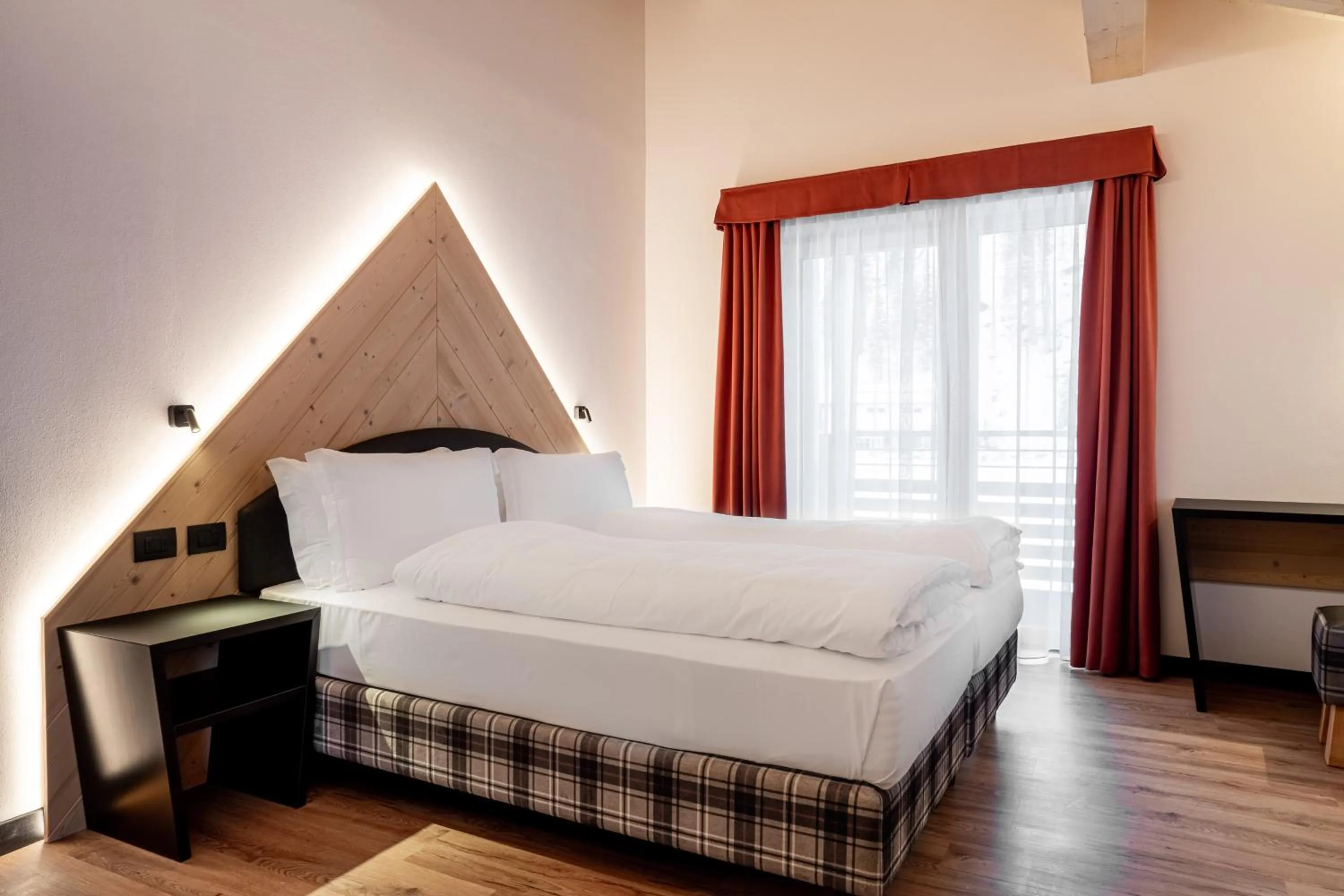 Photo of the whole room, Bed in Albergo Garni Edy (B&B)