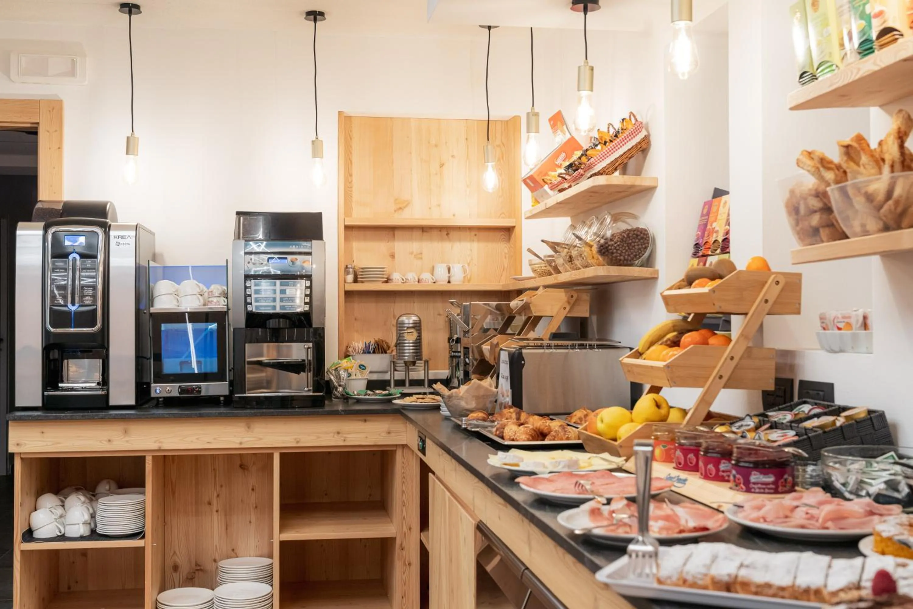 Breakfast in Albergo Garni Edy (B&B)