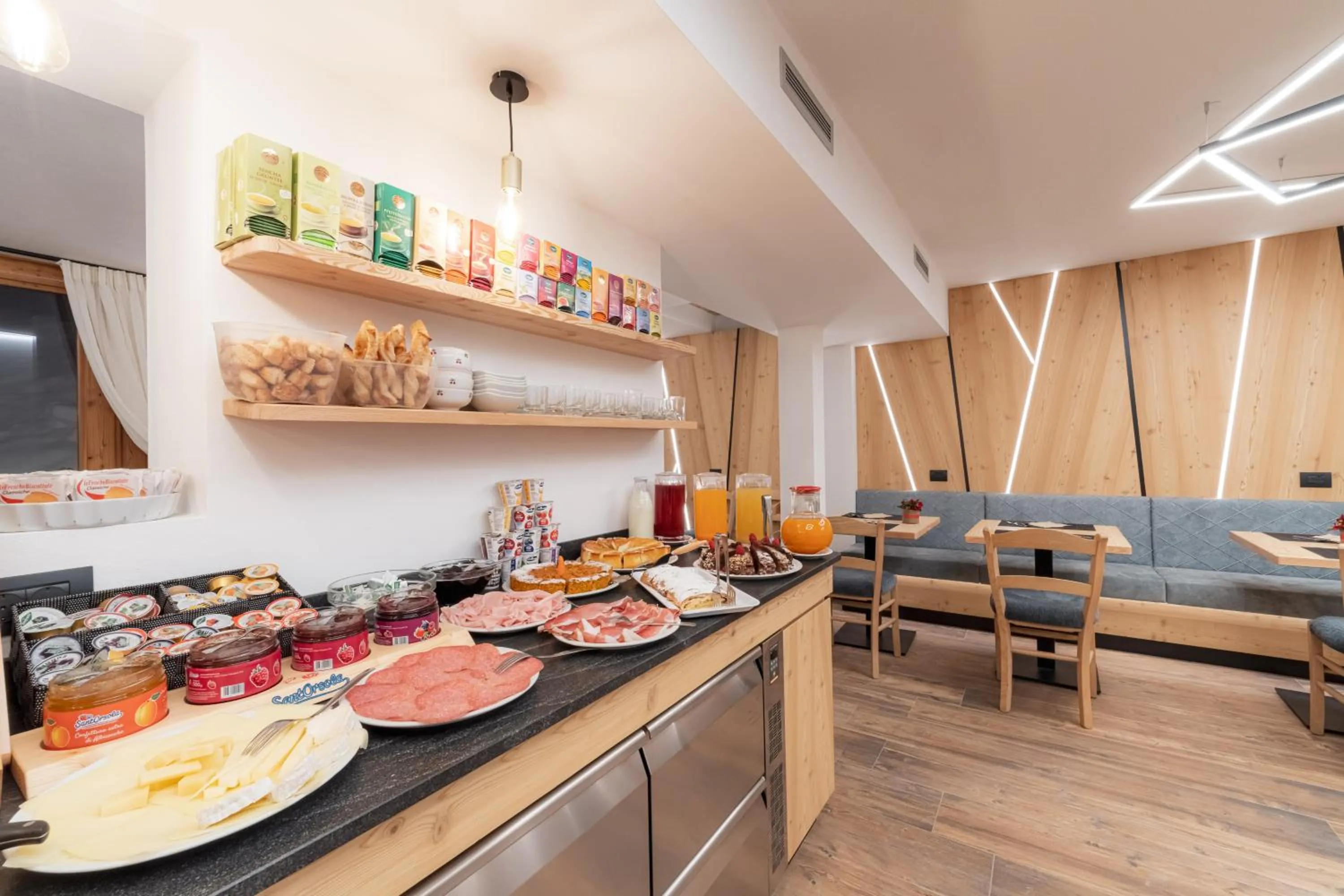 Breakfast in Albergo Garni Edy (B&B)