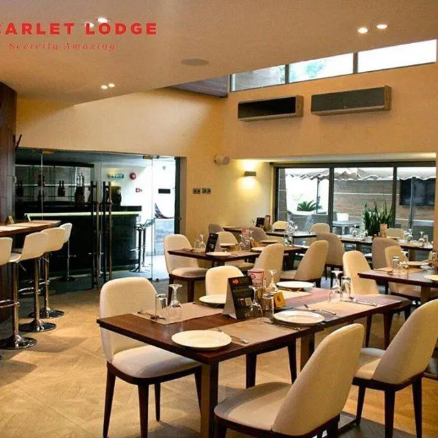 Restaurant/places to eat in Scarlet Lodge