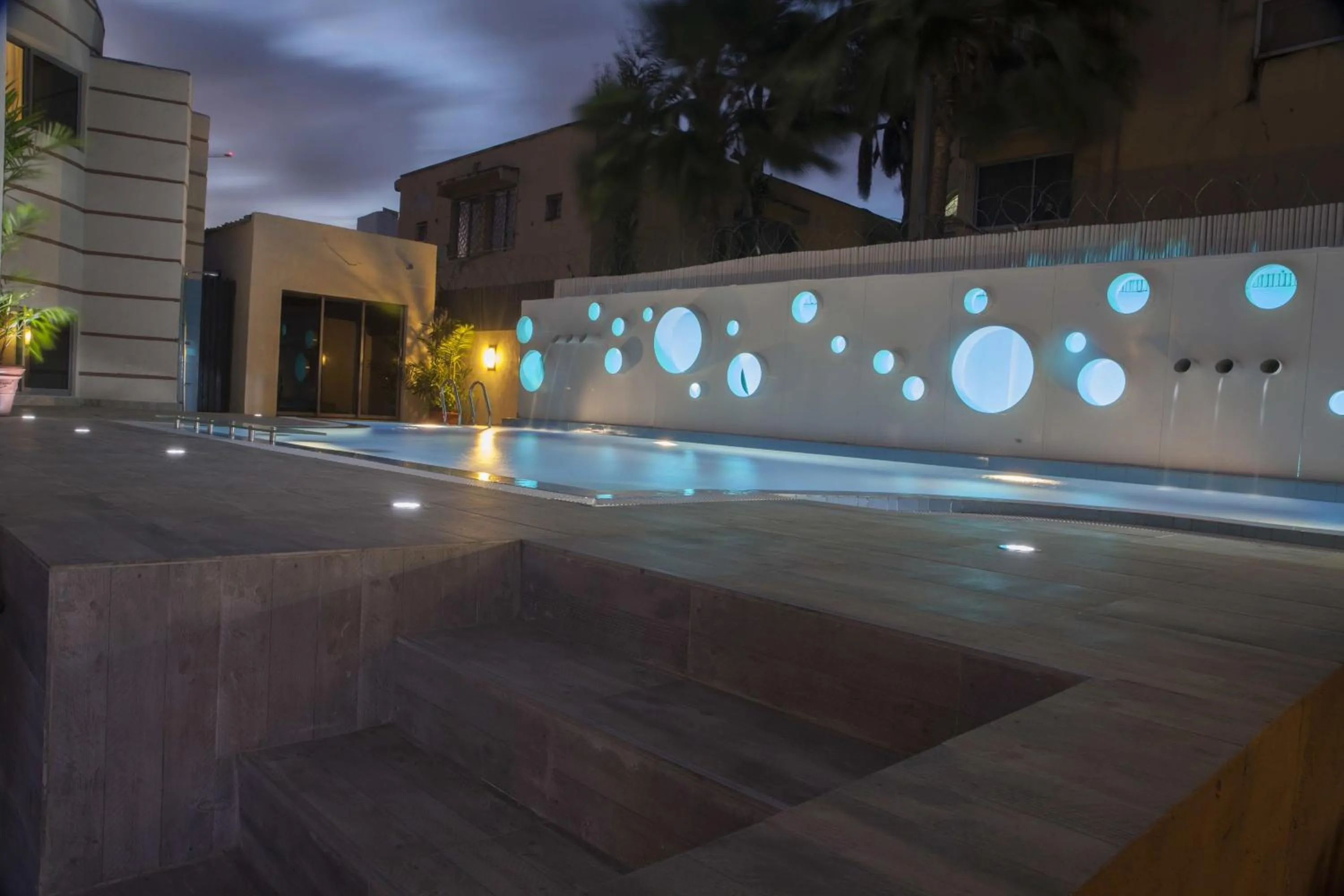 Swimming pool in Scarlet Lodge