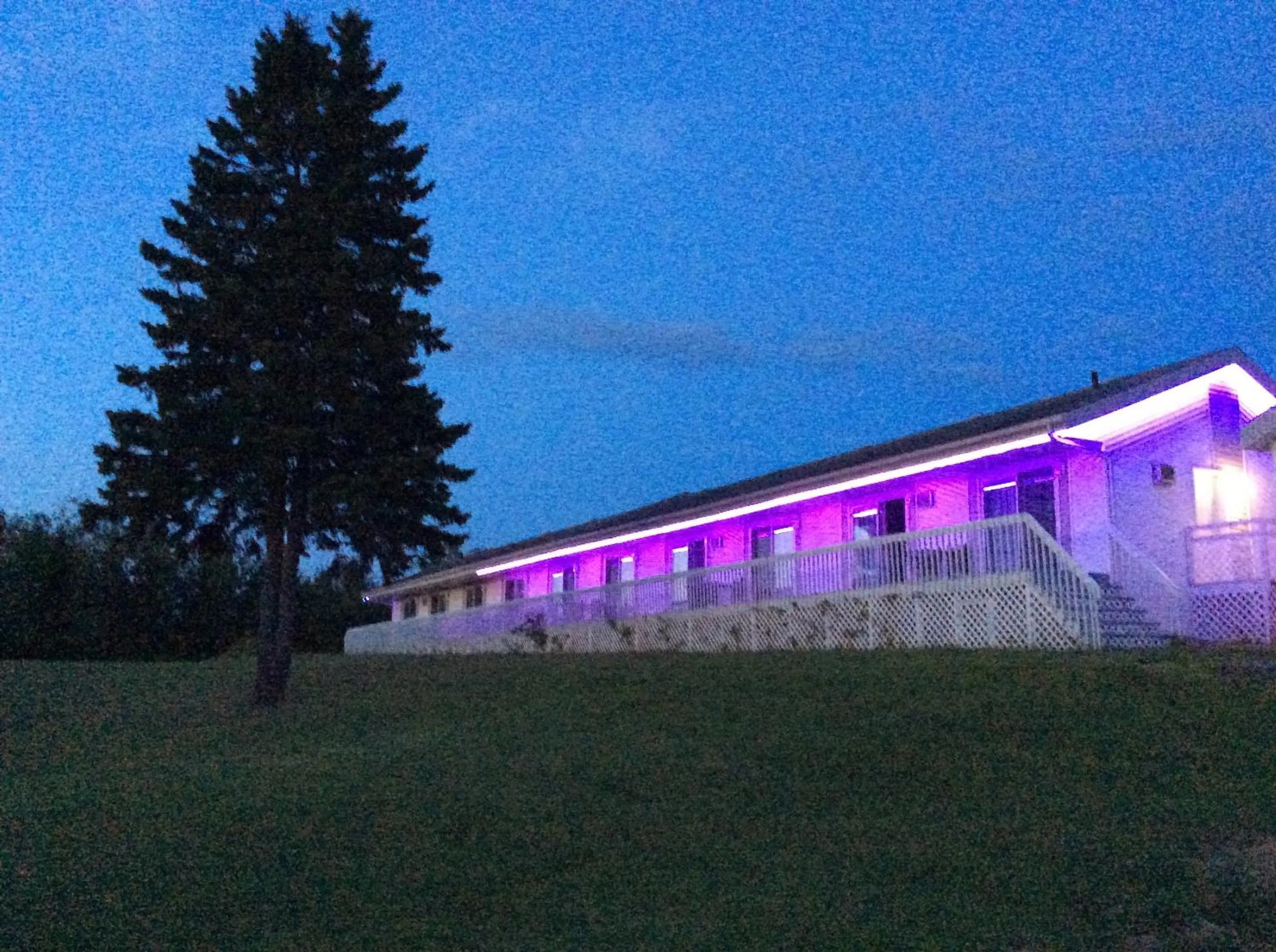Property building in Auberge Motel Panorama