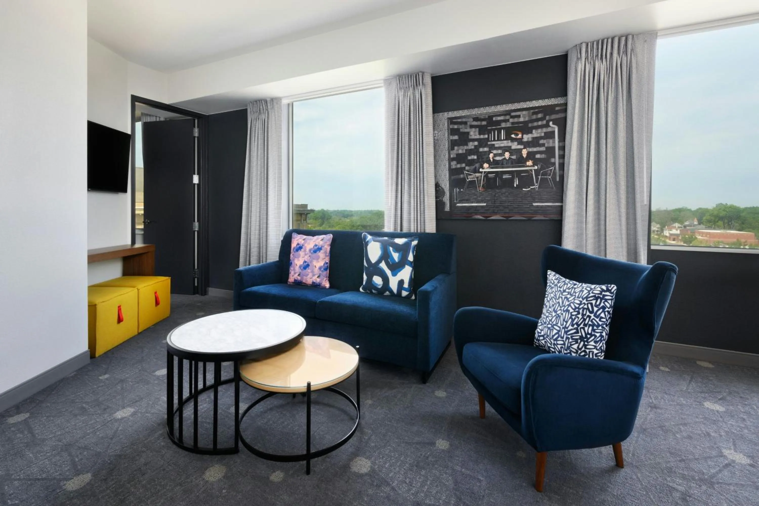 Living room in Aloft Greenville Downtown