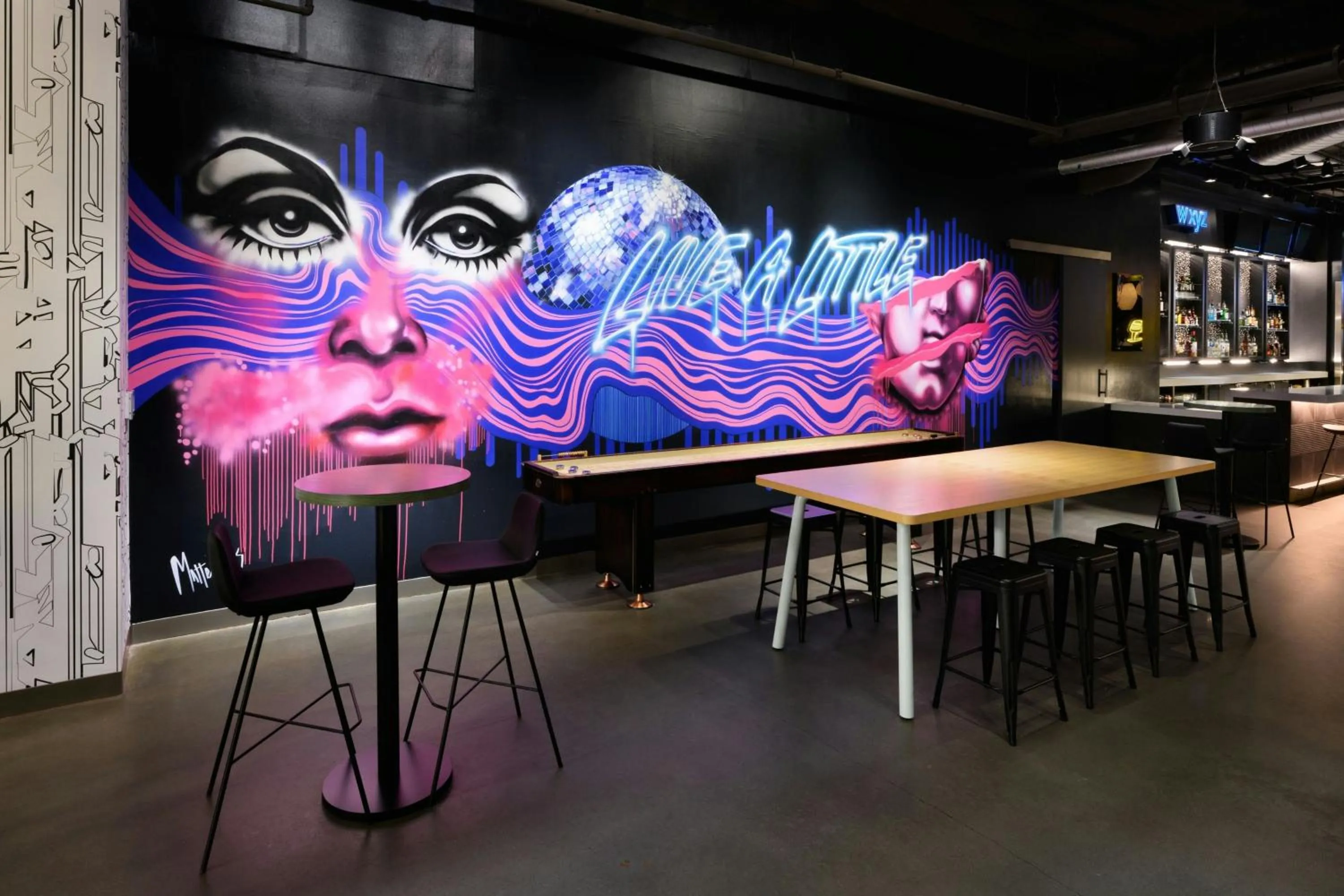 Lounge or bar in Aloft Greenville Downtown