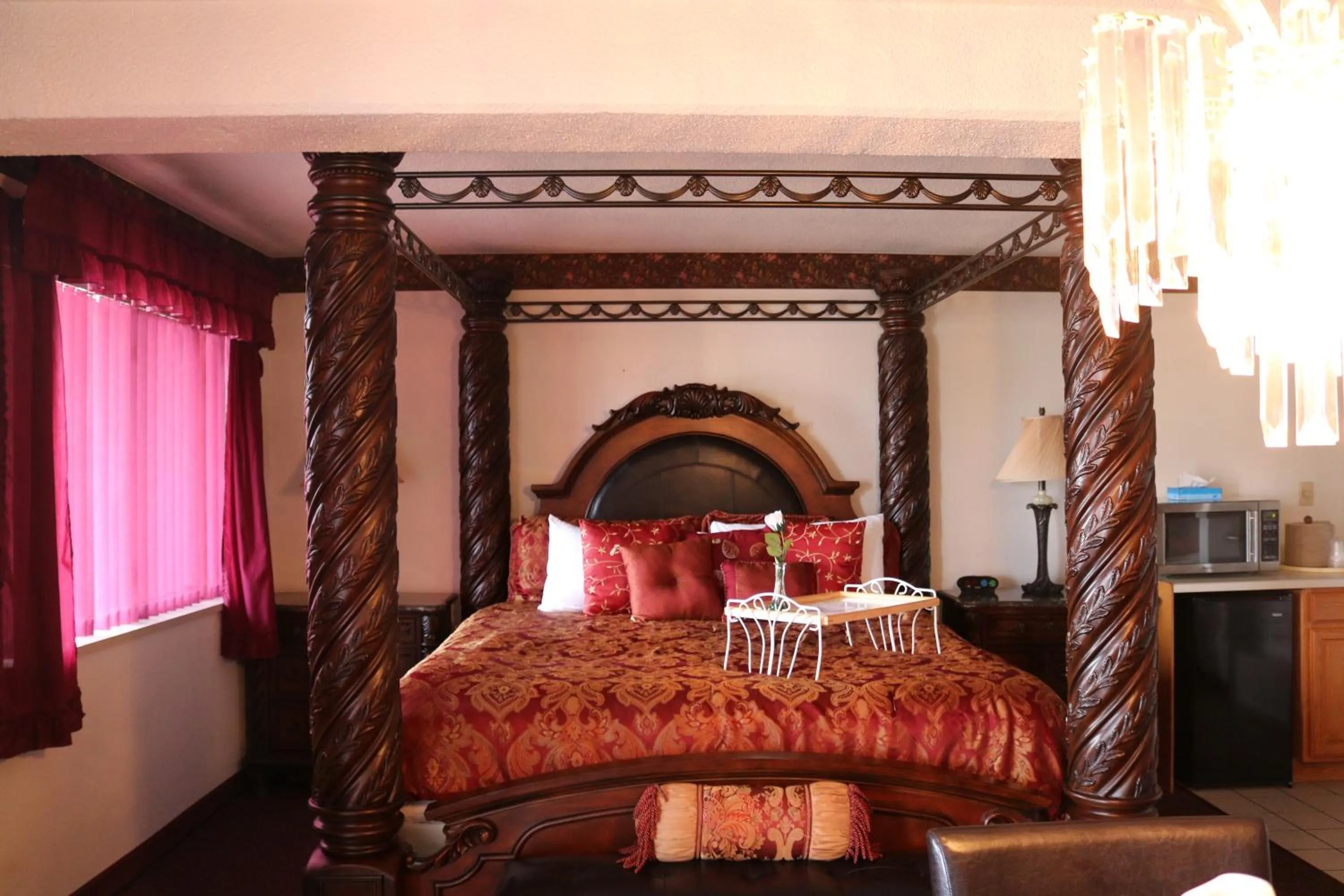 Bed in Dakota Inn