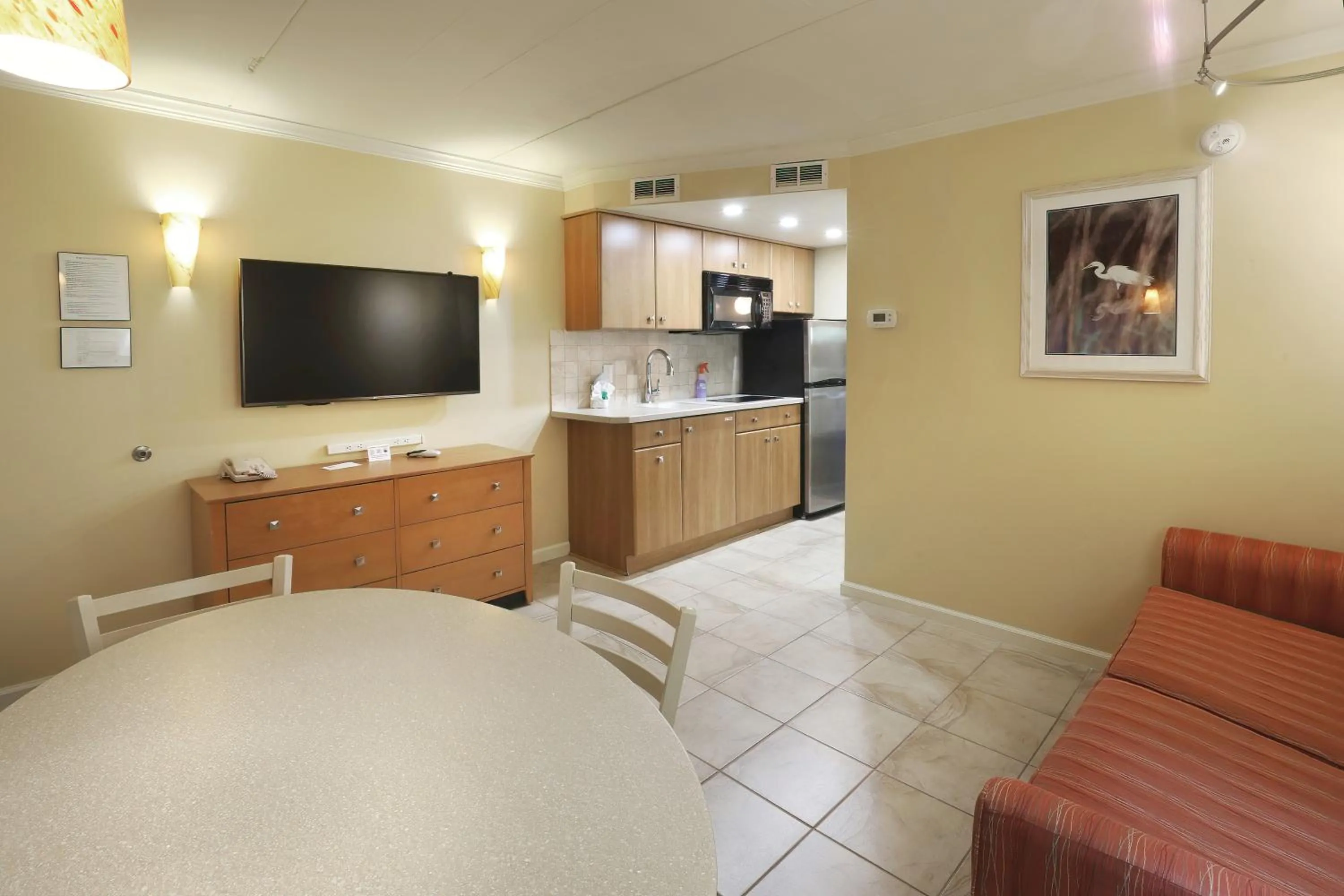 Kitchen or kitchenette in Fleur de Lis Beach Motel