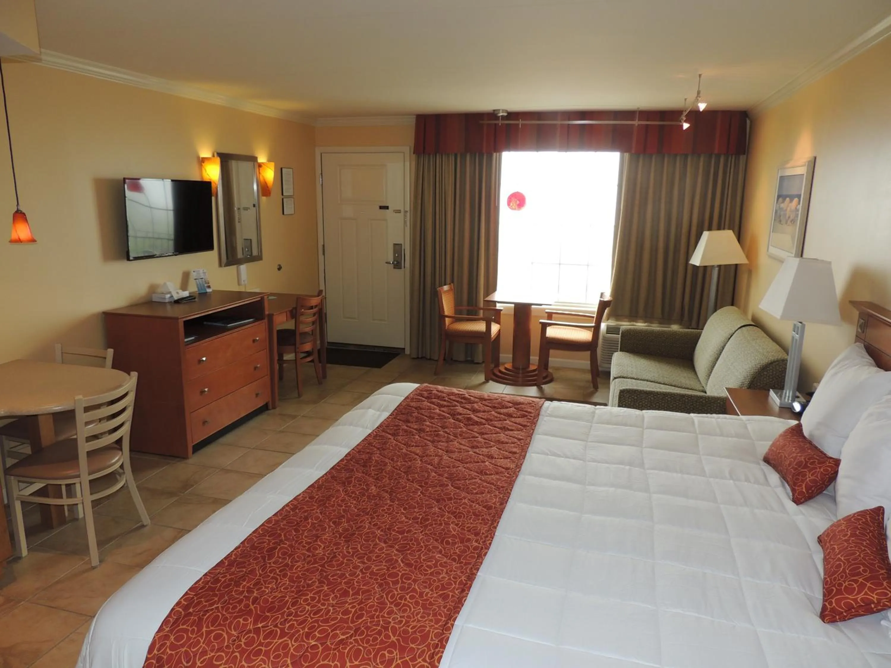 Photo of the whole room, Bed in Fleur de Lis Beach Motel
