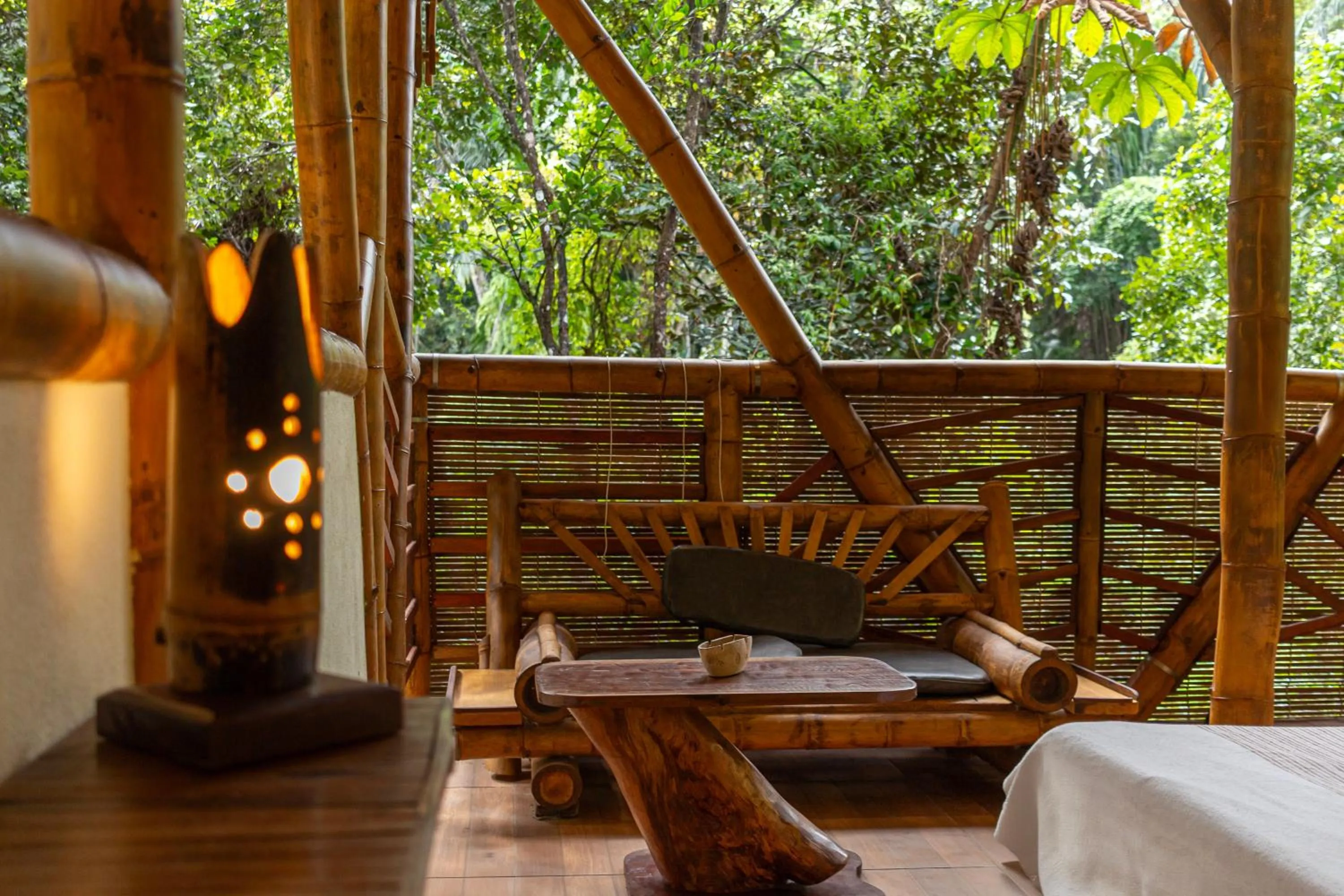 Living room in Universo Pol Bamboo Hostel