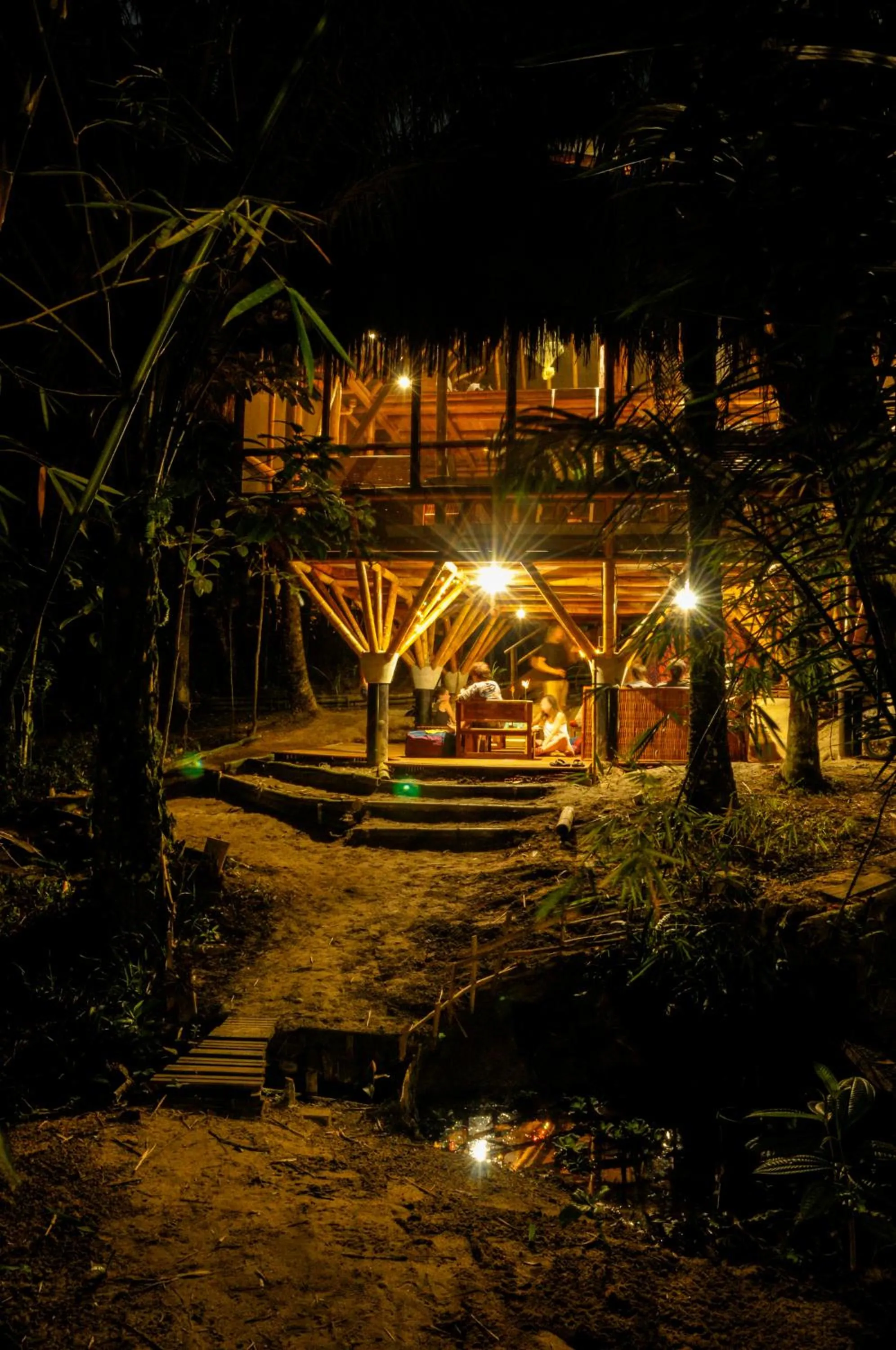 Garden in Universo Pol Bamboo Hostel