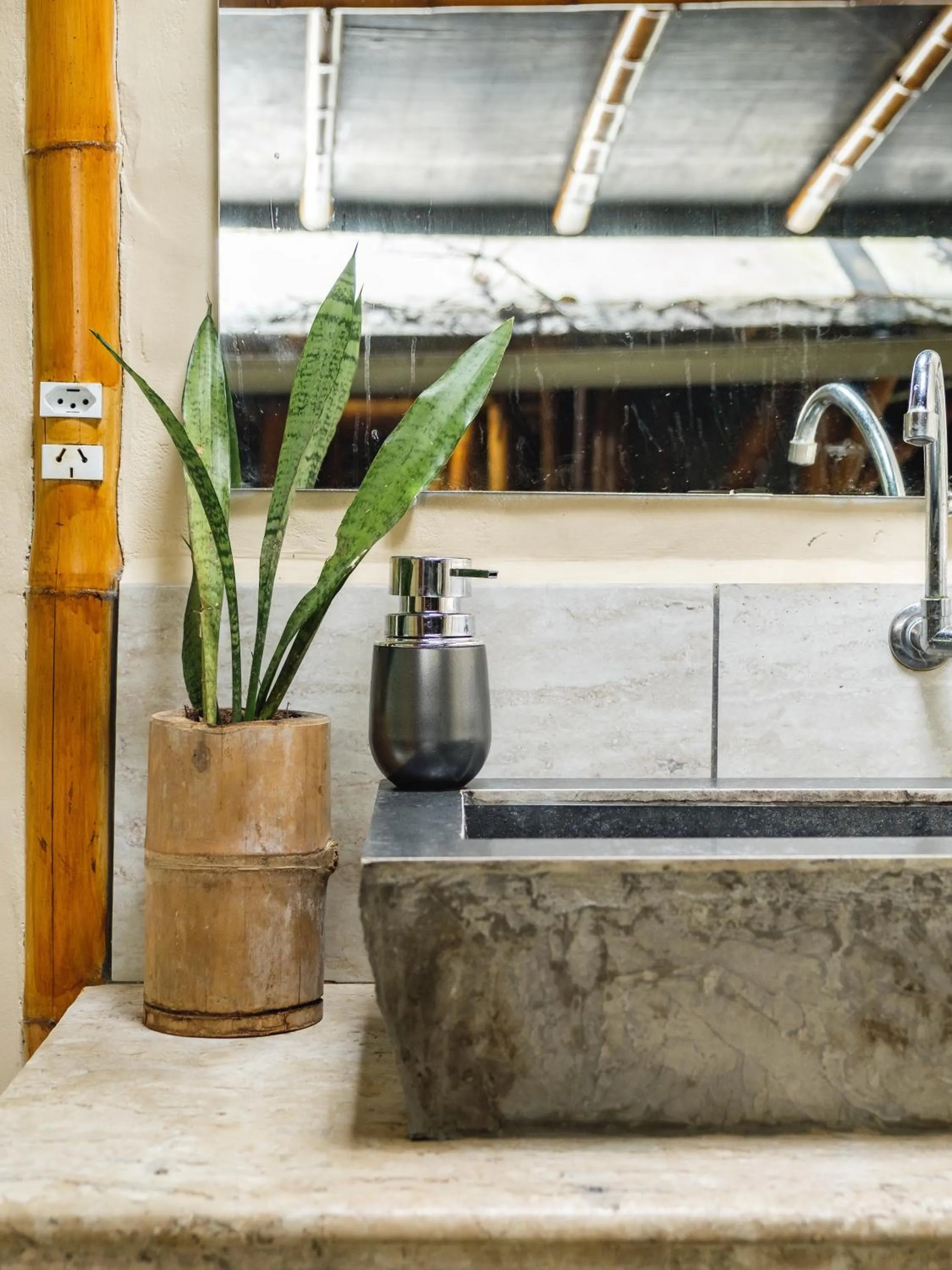Bathroom in Universo Pol Bamboo Hostel