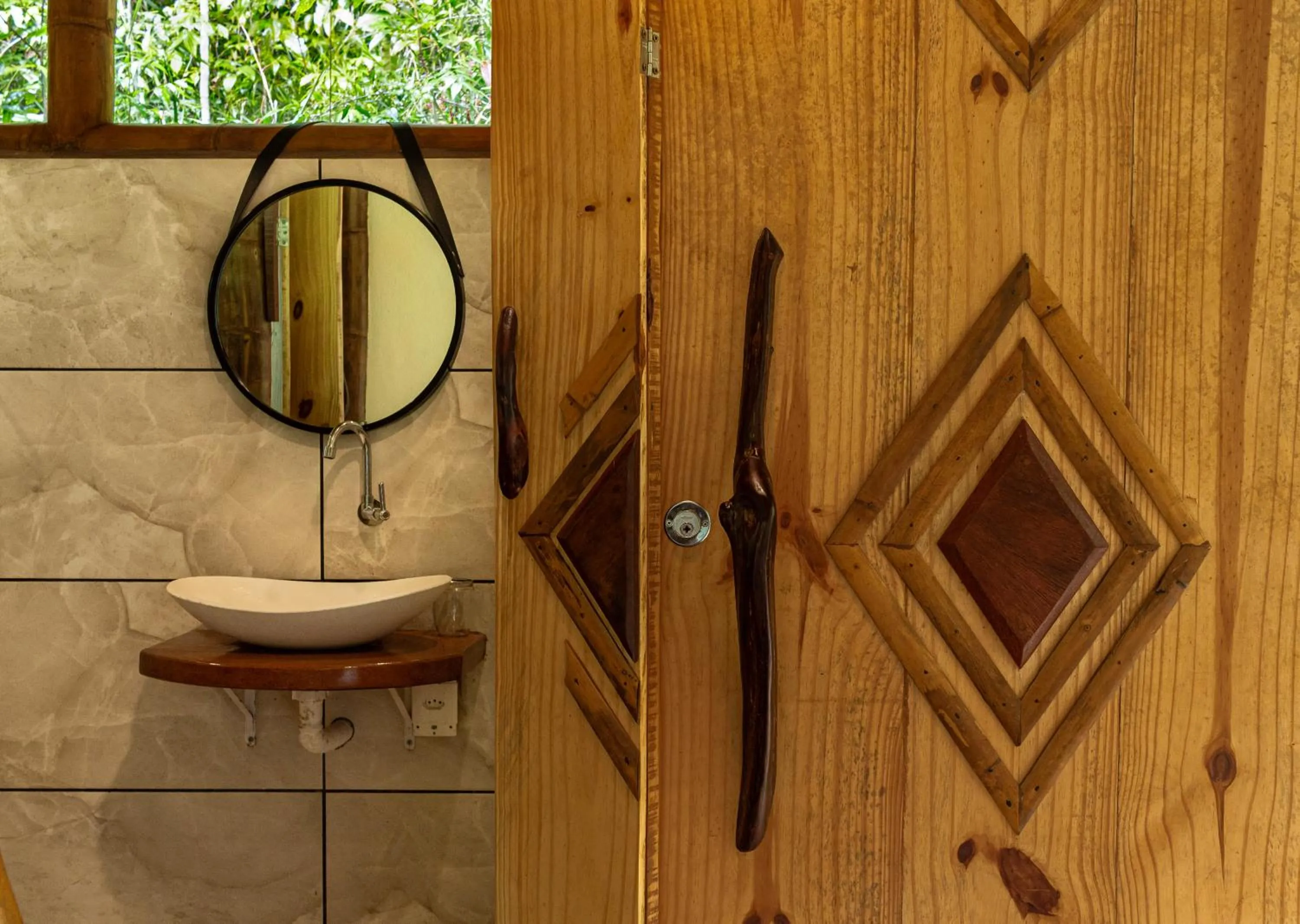 Bathroom in Universo Pol Bamboo Hostel