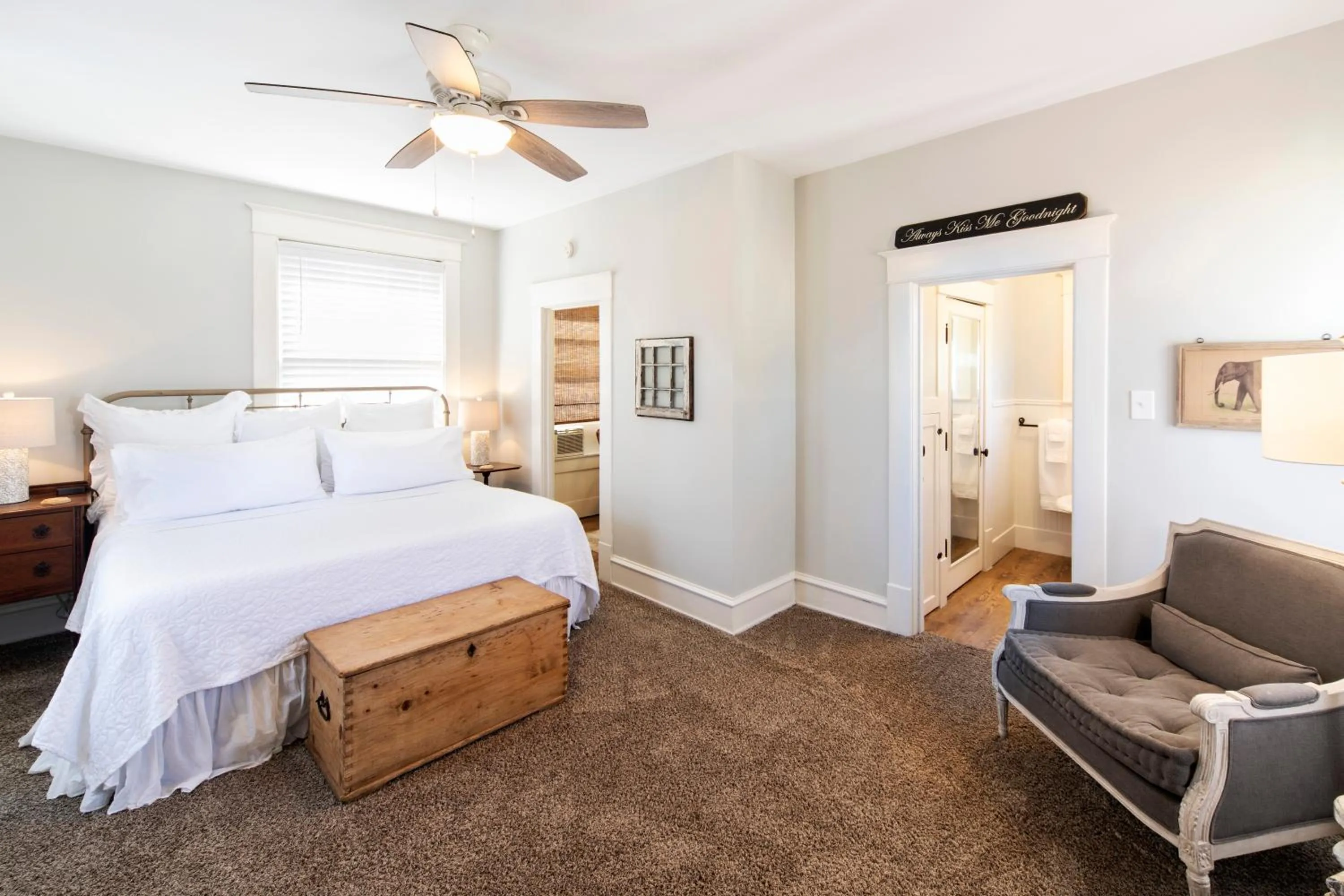 Photo of the whole room, Bed in Katy House Bed and Breakfast