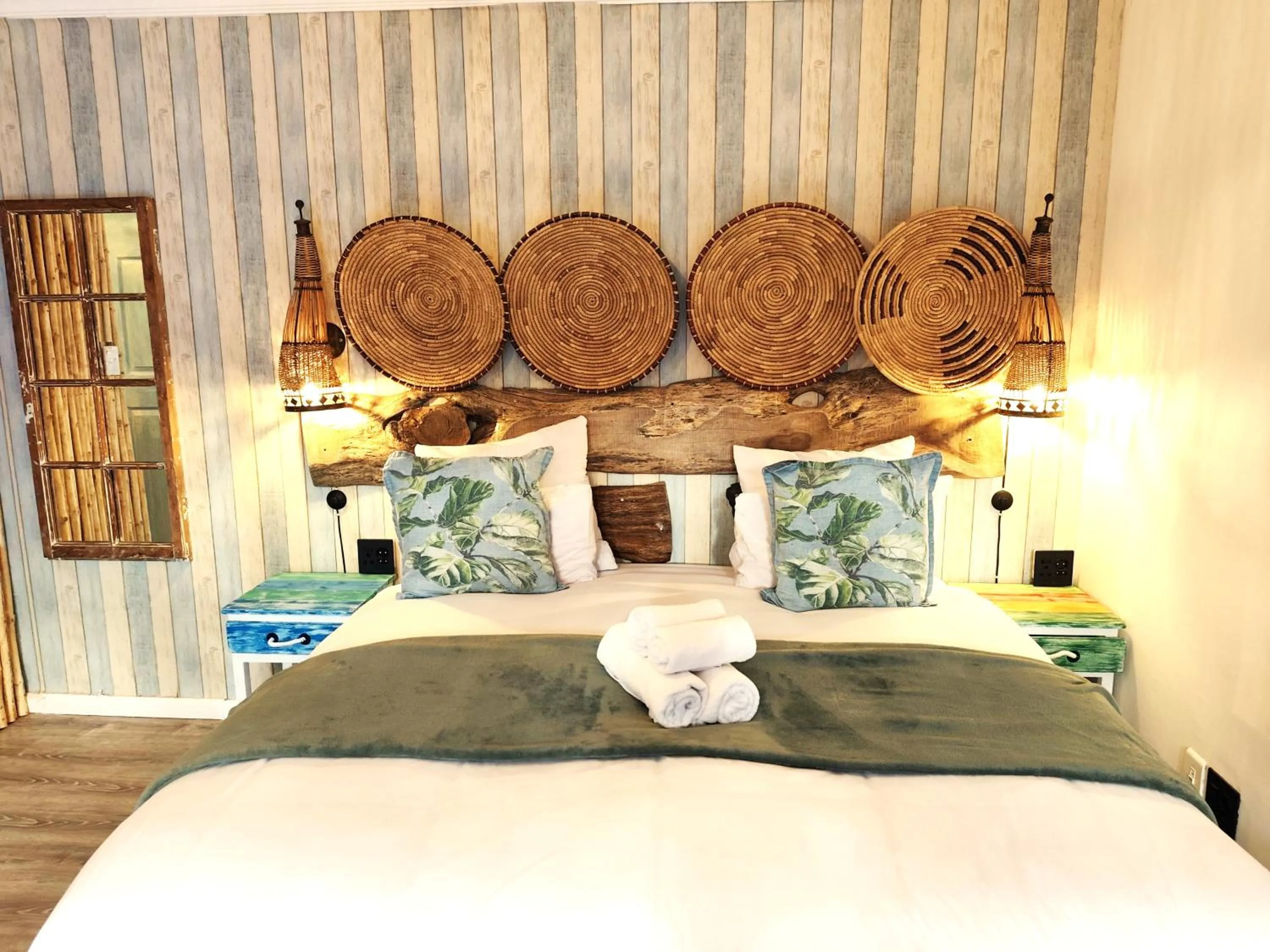 Bedroom, Bed in African Groove Camps Bay