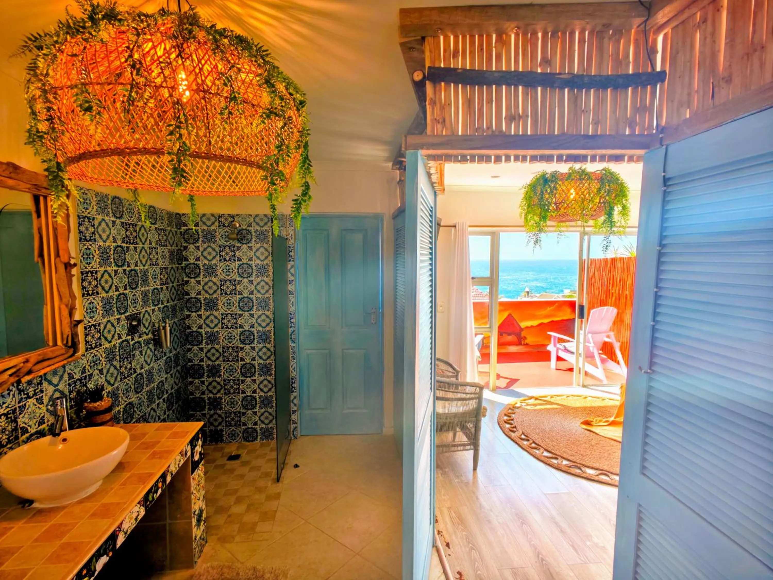 Bathroom, Bed in African Groove Camps Bay