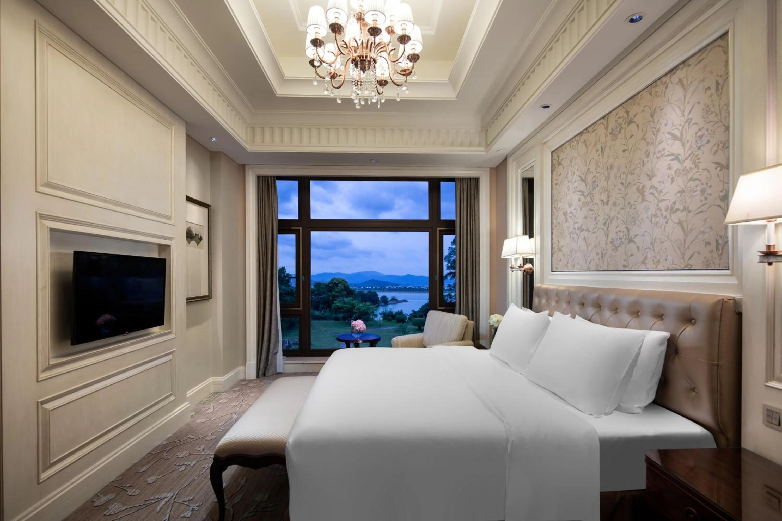 Bed in Carp Islet Resort Fuzhou