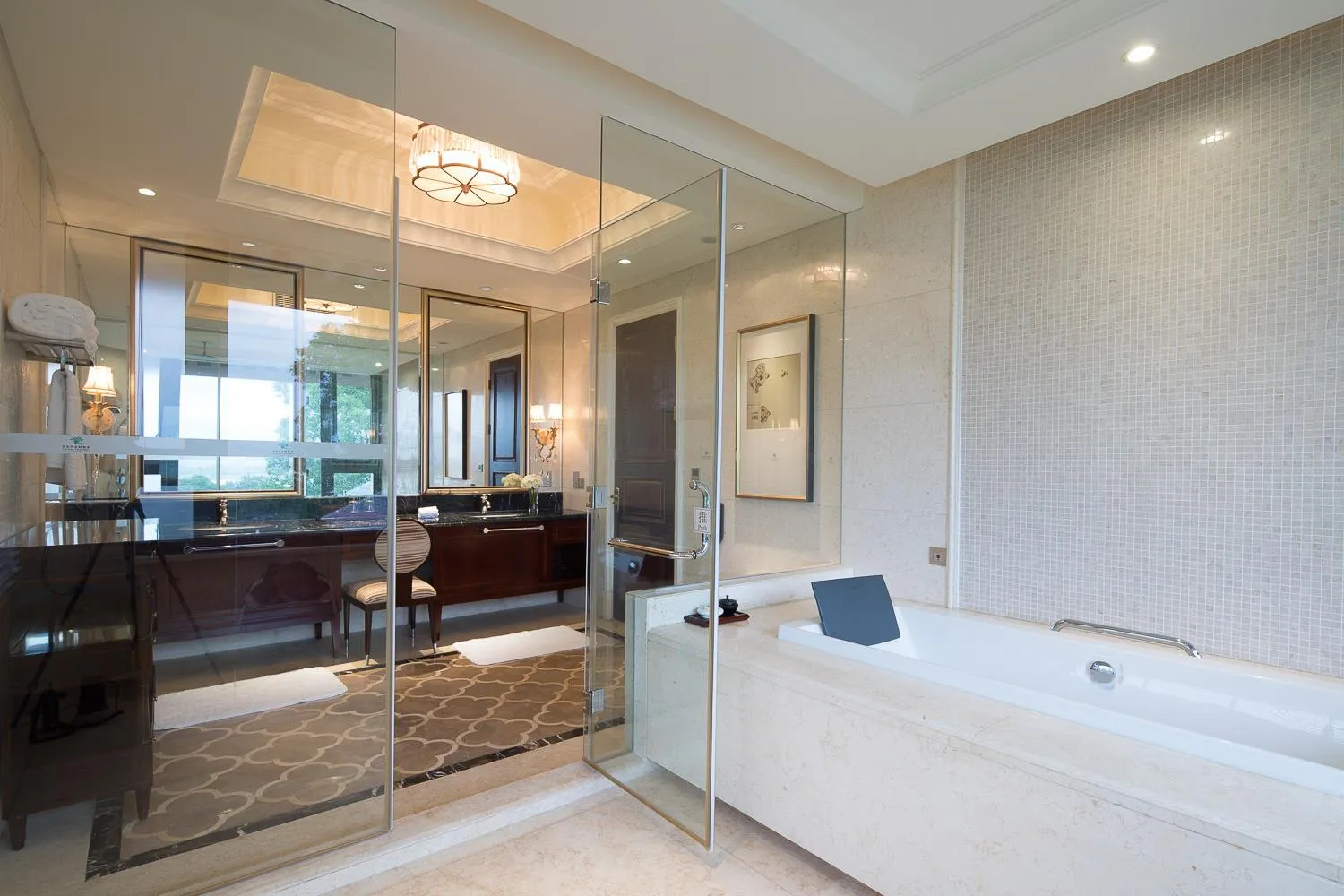 Hot Tub in Carp Islet Resort Fuzhou