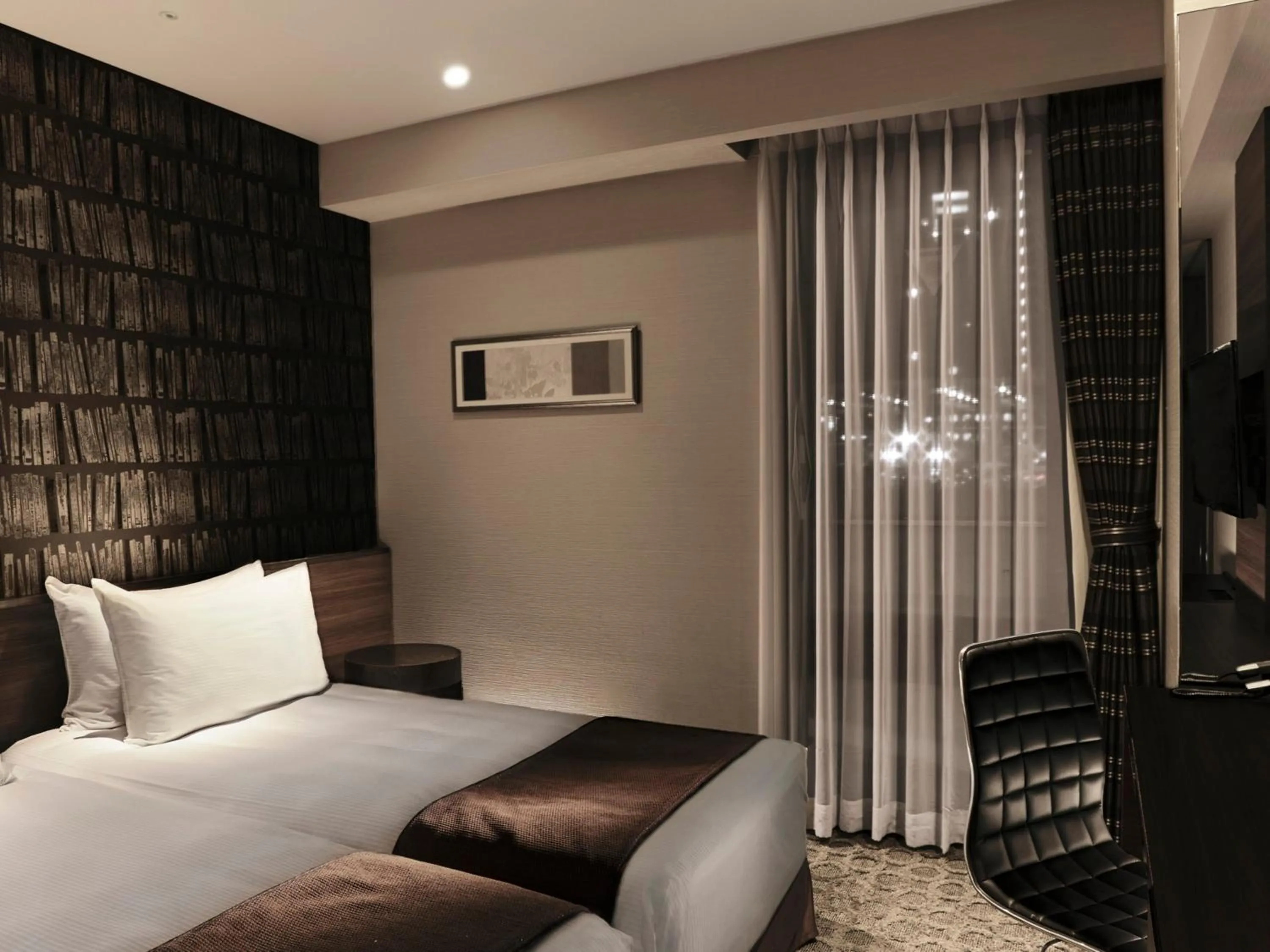 Photo of the whole room, Bed in The Strings Hotel Nagoya